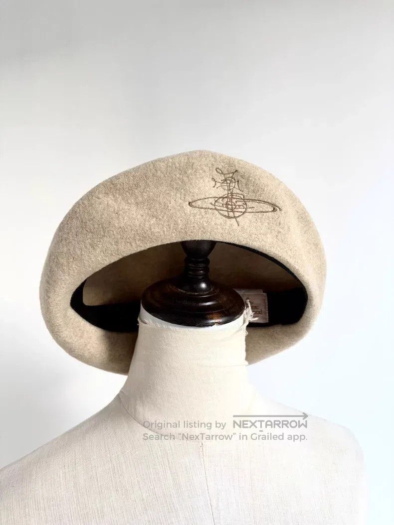 Vivienne Westwood Vivienne Westwood Big Saturn Embroidered Beige Beret Size ONE SIZE - 2 Thumbnail