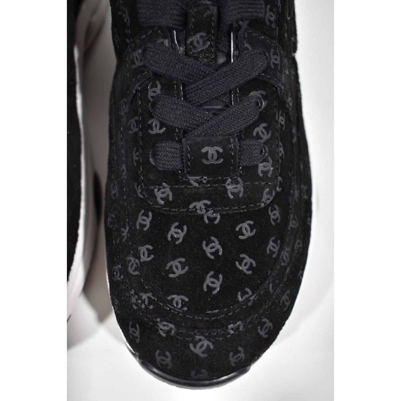 Chanel 22A Printed CC Logo White Flat Runner Trainer Sneaker 36 Size US 6 / IT 36 - 6 Thumbnail