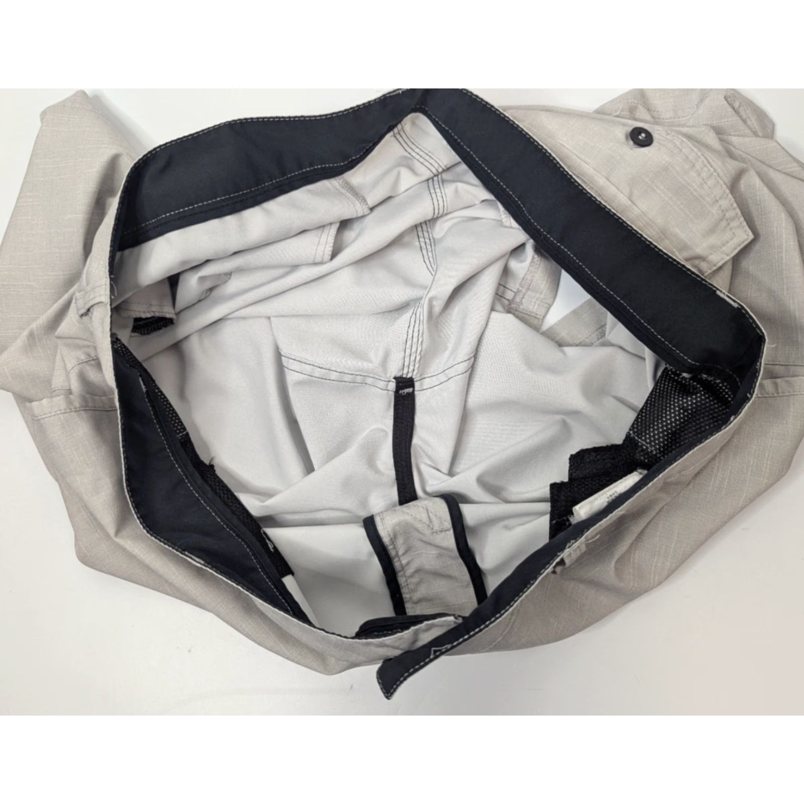 Quiksilver Quiksilver Men Shorts 40 Gray Chino Casual Stretch Flat Front Beach Regular Size US 40 / EU 56 - 6 Thumbnail