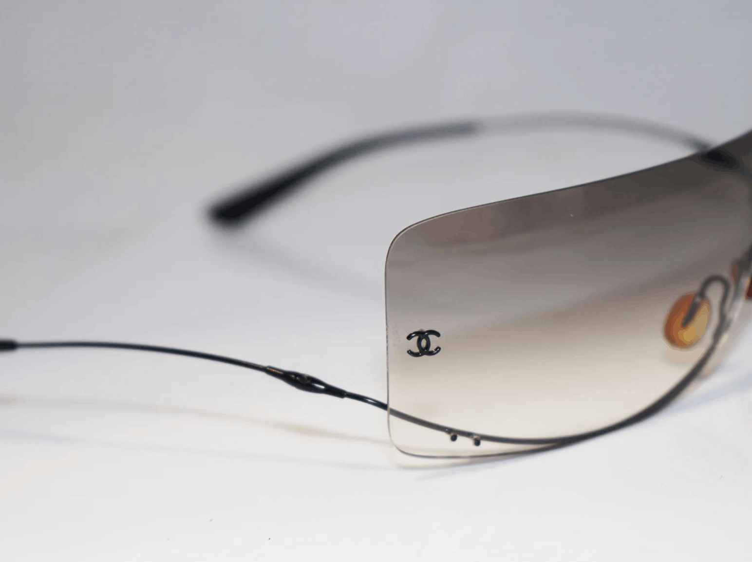 Chanel Chanel Sunglasses 4077 Mask CC Rhinestone Logo Rimless Size ONE SIZE - 2 Thumbnail