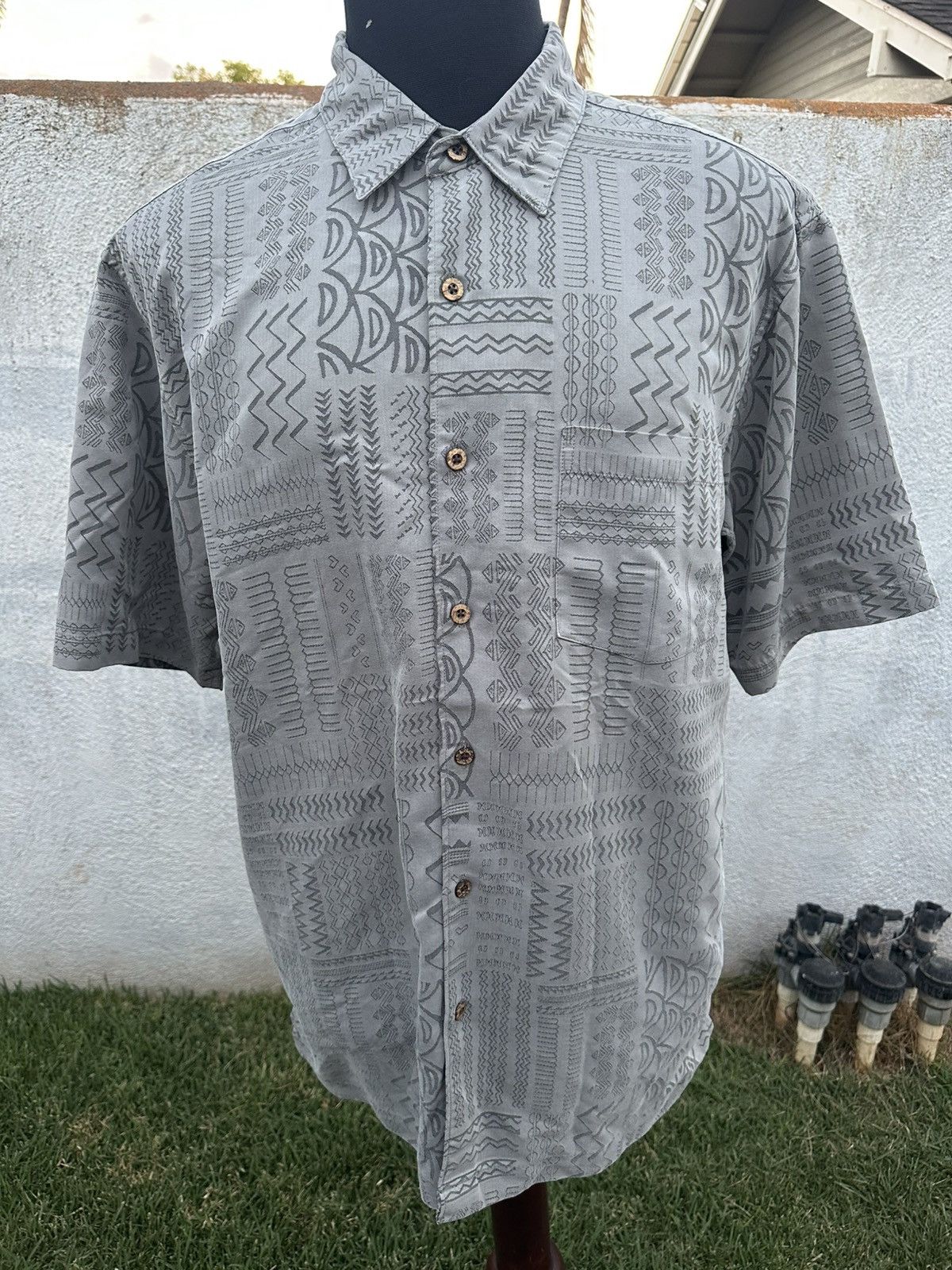 Other PreOwned Kahala Hawaiian Print Gray Men's Large Full Button Size US L / EU 52-54 / 3 - 1 Thumbnail
