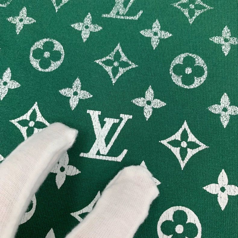 Louis Vuitton Louis Vuitton 23 green logo cotton crewneck short sleeve T Size US L / EU 52-54 / 3 - 8 Thumbnail