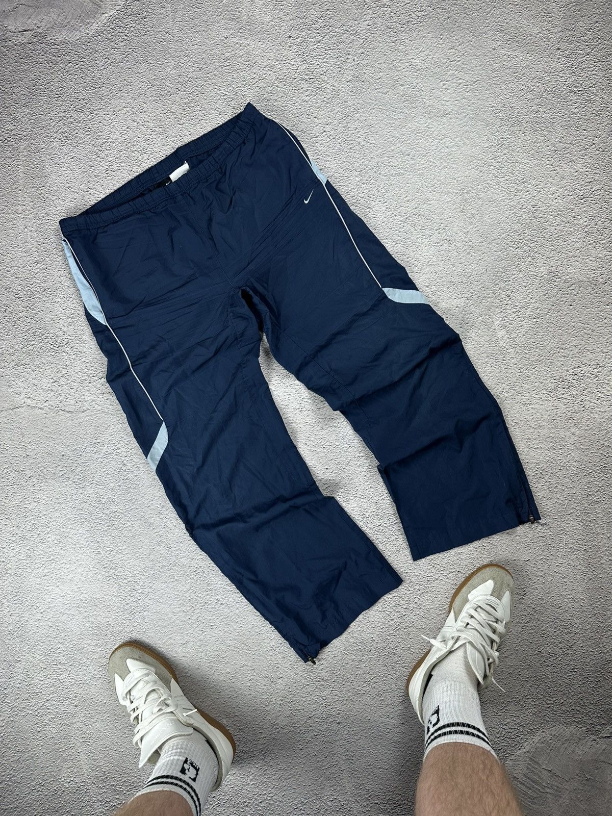 Nike Vintage Nike Track Pants Nylon Baggy Y2K Drill Style Size 34" / US 12 / IT 48 - 1 Thumbnail