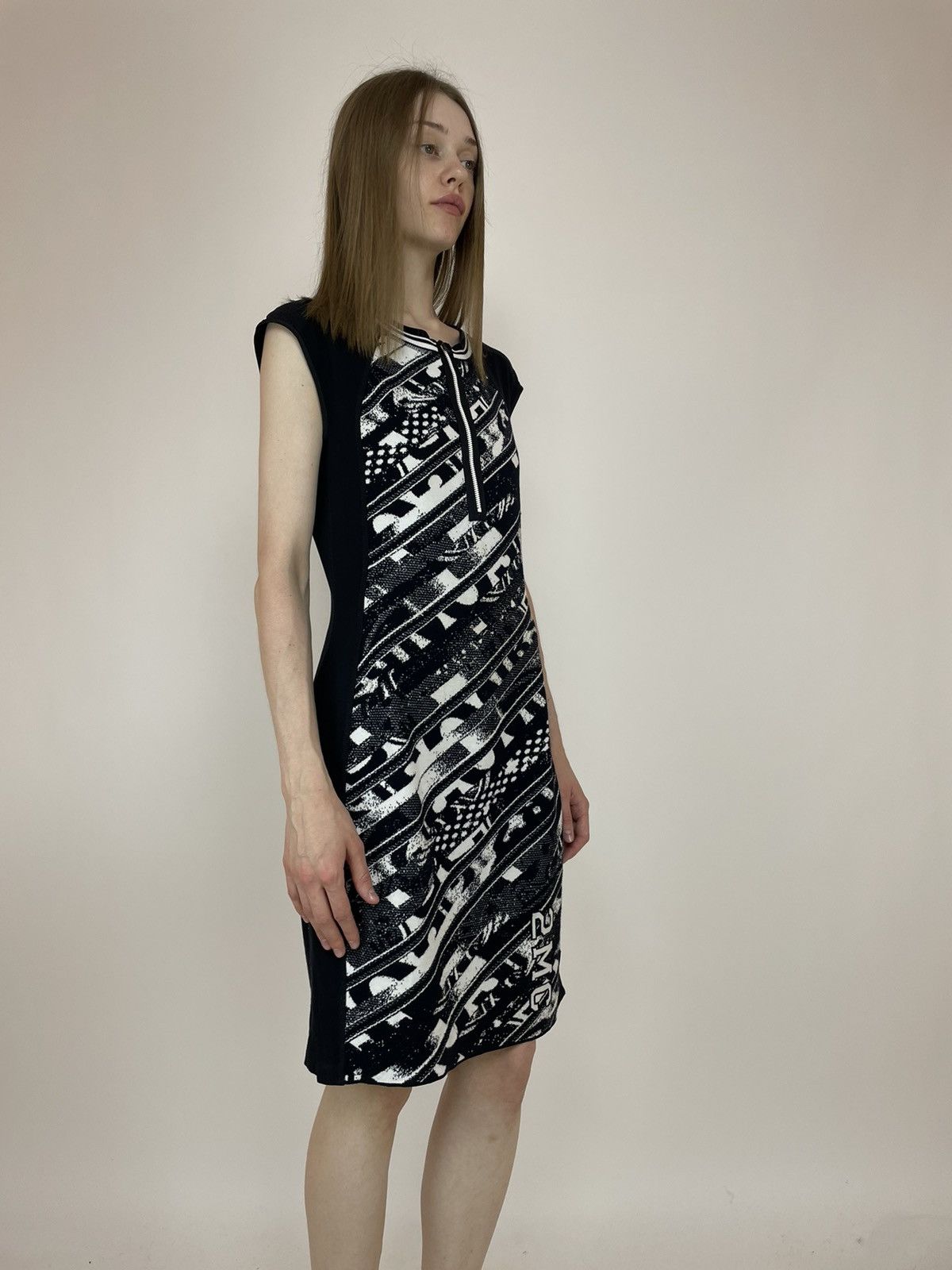 Other MARCCAIN SPORTS DRESS Sleeve less Womens size 4 Size XS / US 0-2 / IT 36-38 - 3 Thumbnail
