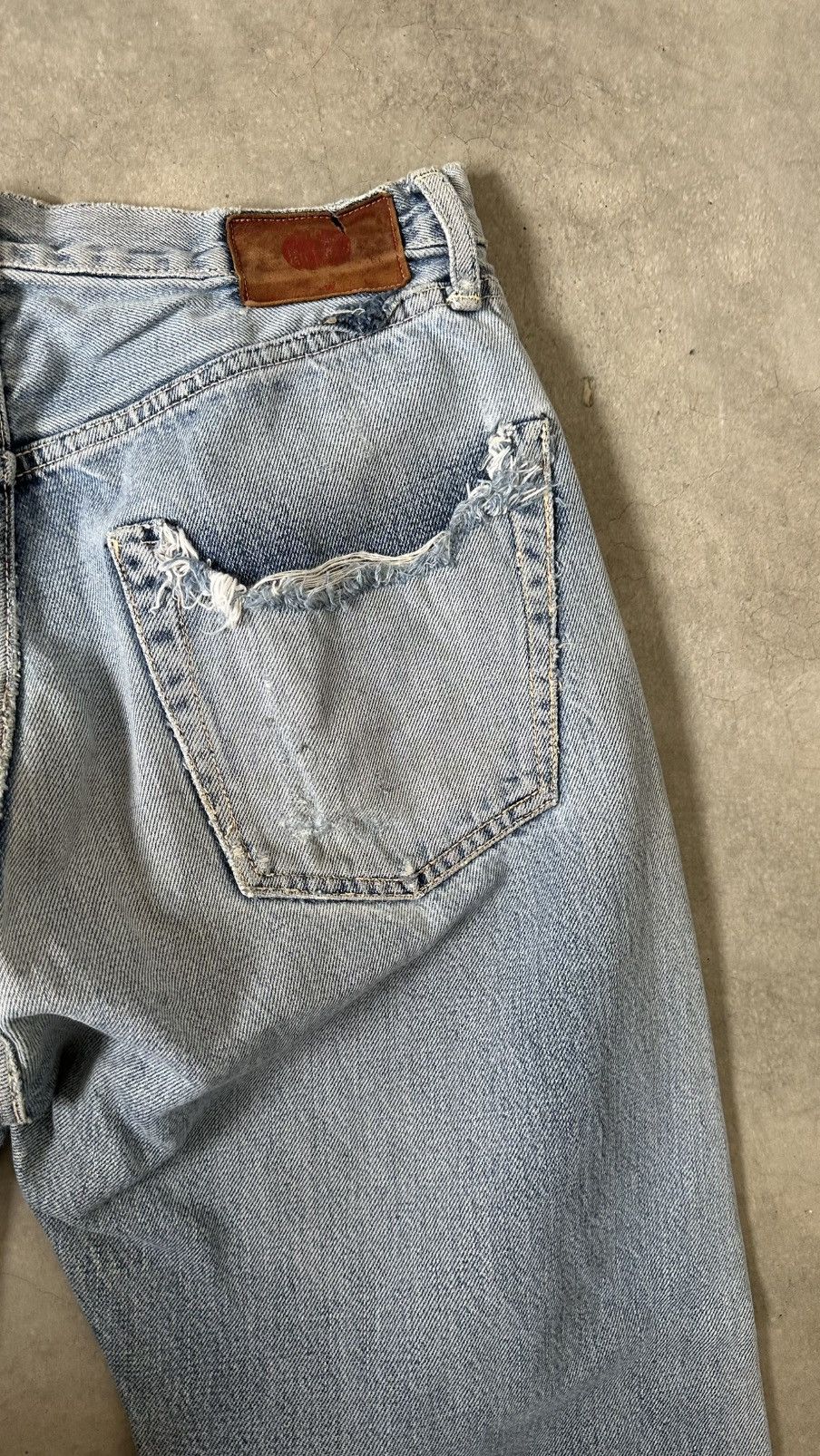 Spellbound VINTAGE SPELLBOUND DISTRESSED SELVEDGED DENIM PANT Size US 32 / EU 48 - 13 Thumbnail