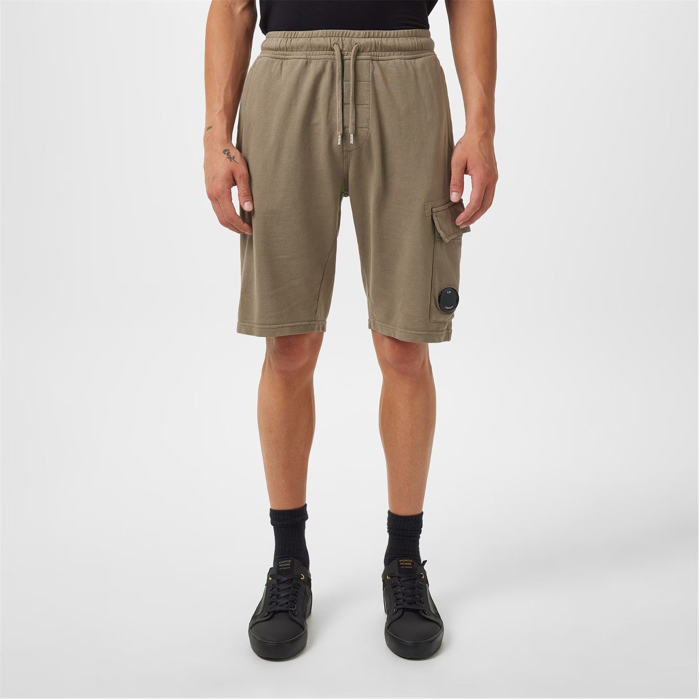 C.P. Company o1g2r1mq0426 Micro Lens Fleece Jogger Shorts in Walnut Size US 28 / EU 44 - 3 Thumbnail