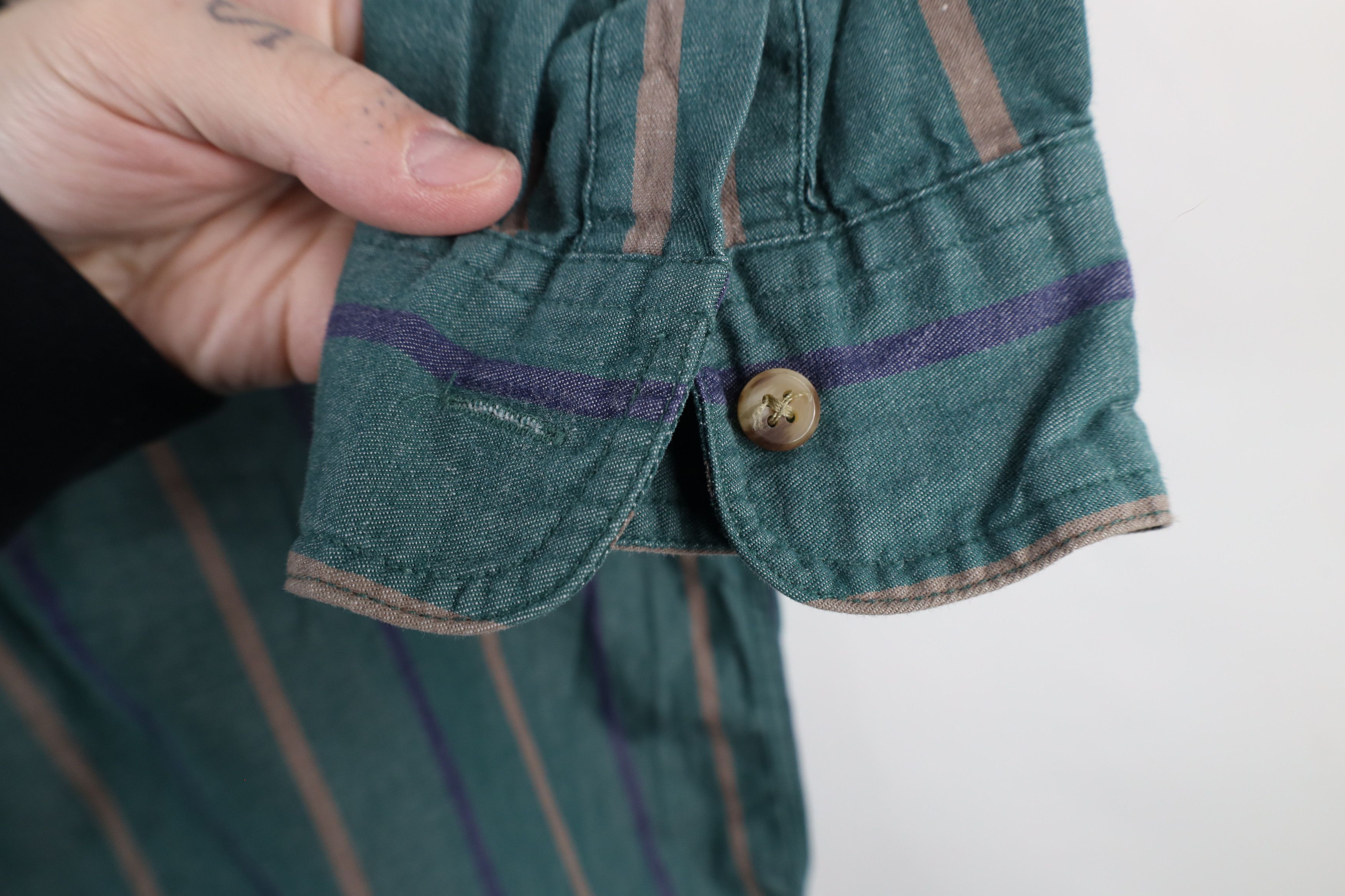 Eddie Bauer × Vintage Vintage 90s Eddie Bauer Striped Rufton Twill Button Shirt Size US L / EU 52-54 / 3 - 5 Thumbnail
