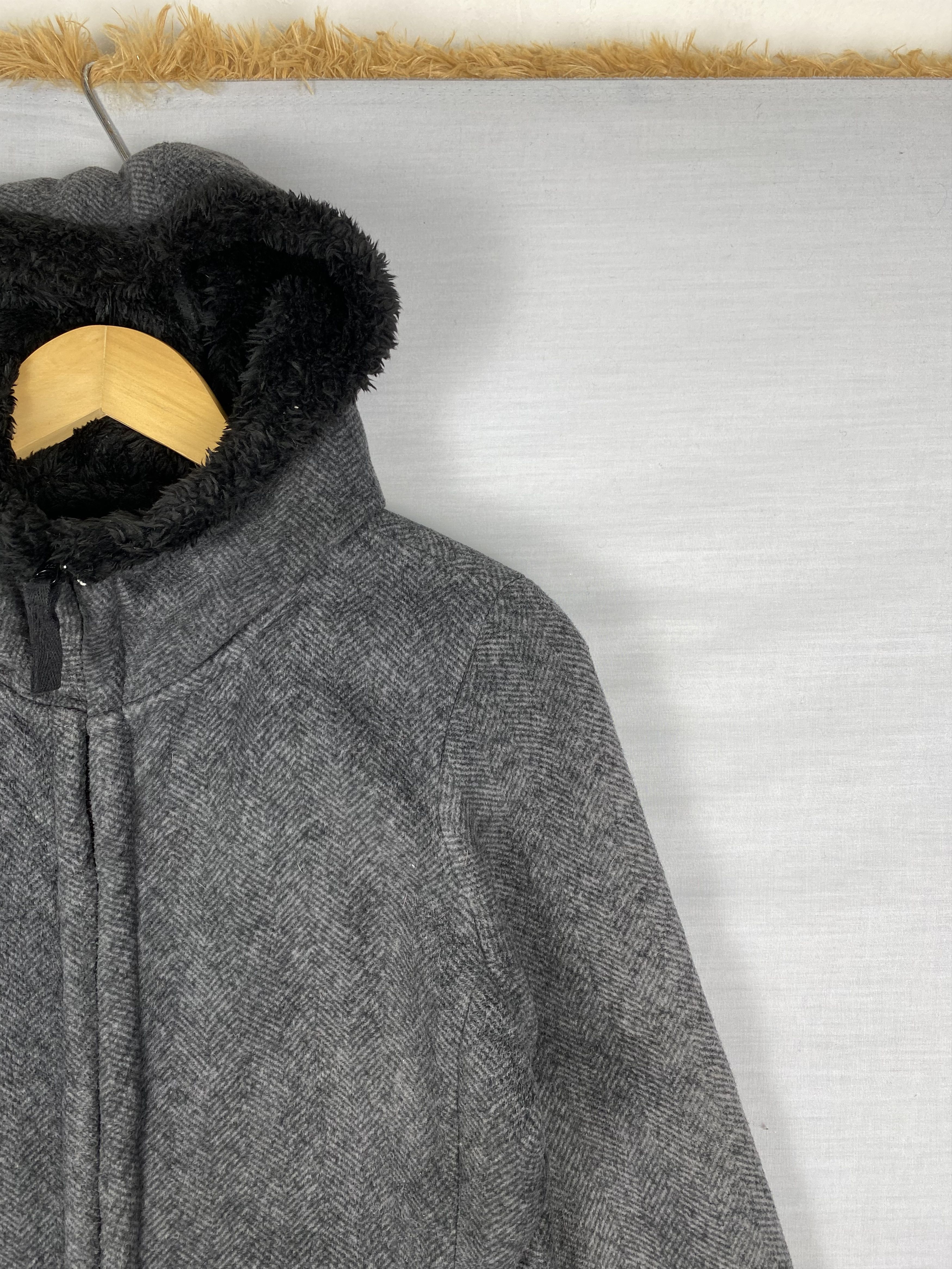 Uniqlo Vintage UNIQLO Hooded Sherpa Lining Wool-Blend Coat Size US M / EU 48-50 / 2 - 2 Thumbnail