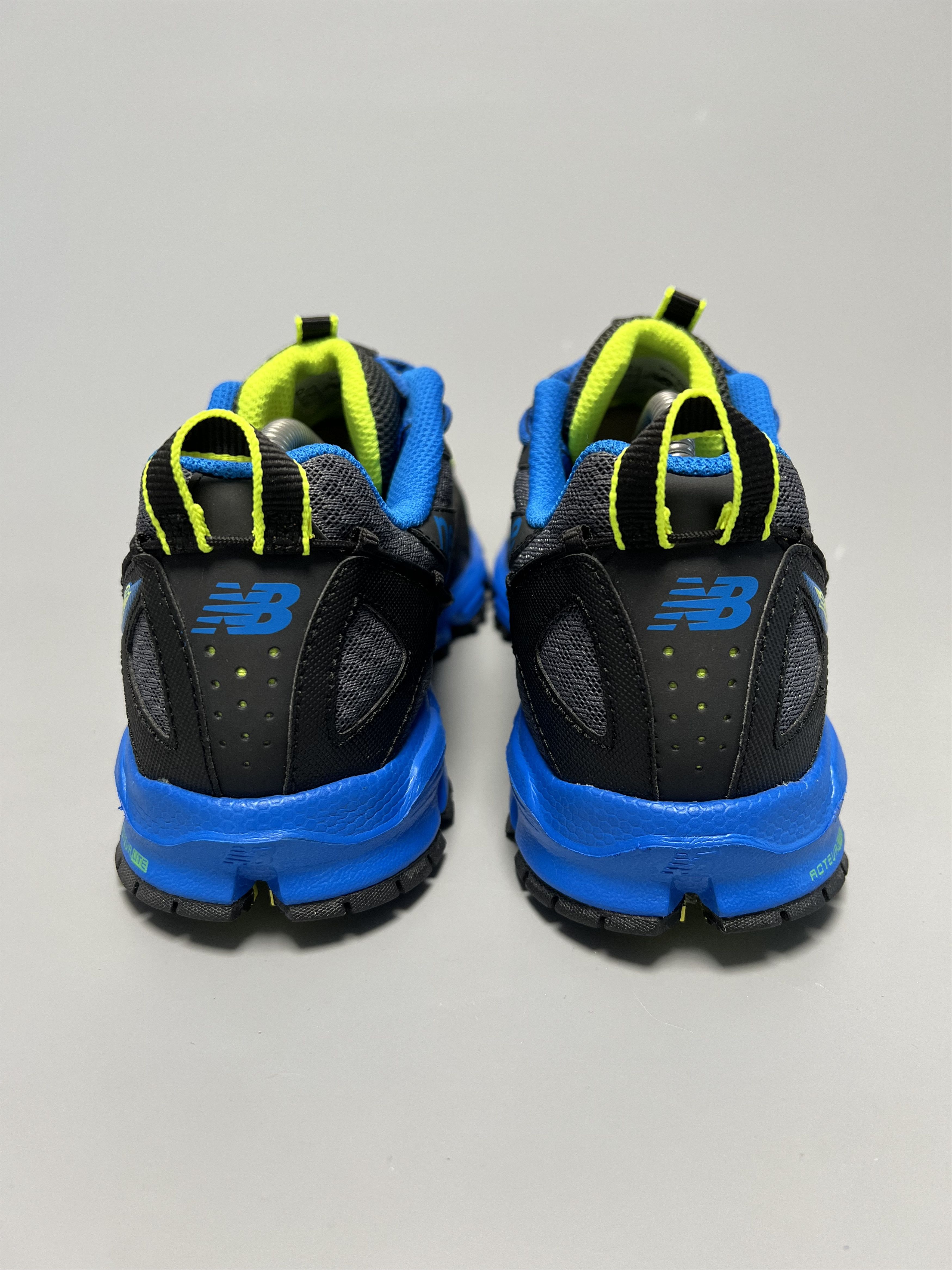 New Balance New Balance 610 V2 Trail Running Shoes Size US 7.5 / EU 40-41 - 3 Thumbnail
