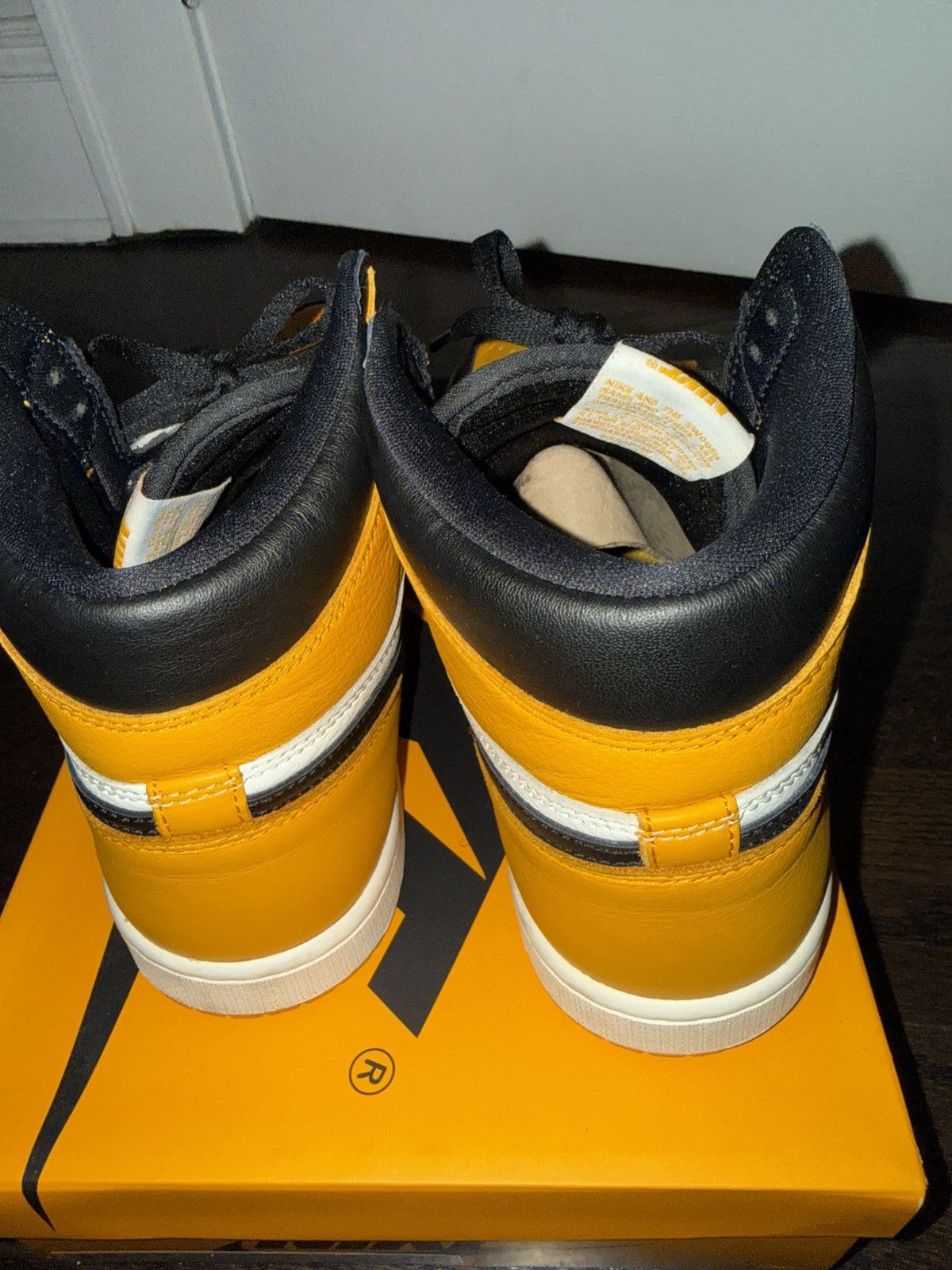 Jordan Brand Jordan 1 high taxi Size US 11 / EU 44 - 4 Thumbnail