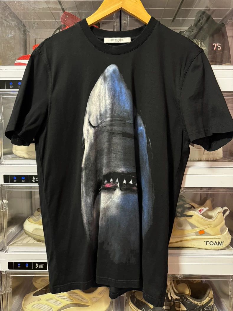 Givenchy Givenchy Classic Shark T-Shirt 2505-Nextarrow Size US M / EU 48-50 / 2 - 2 Thumbnail