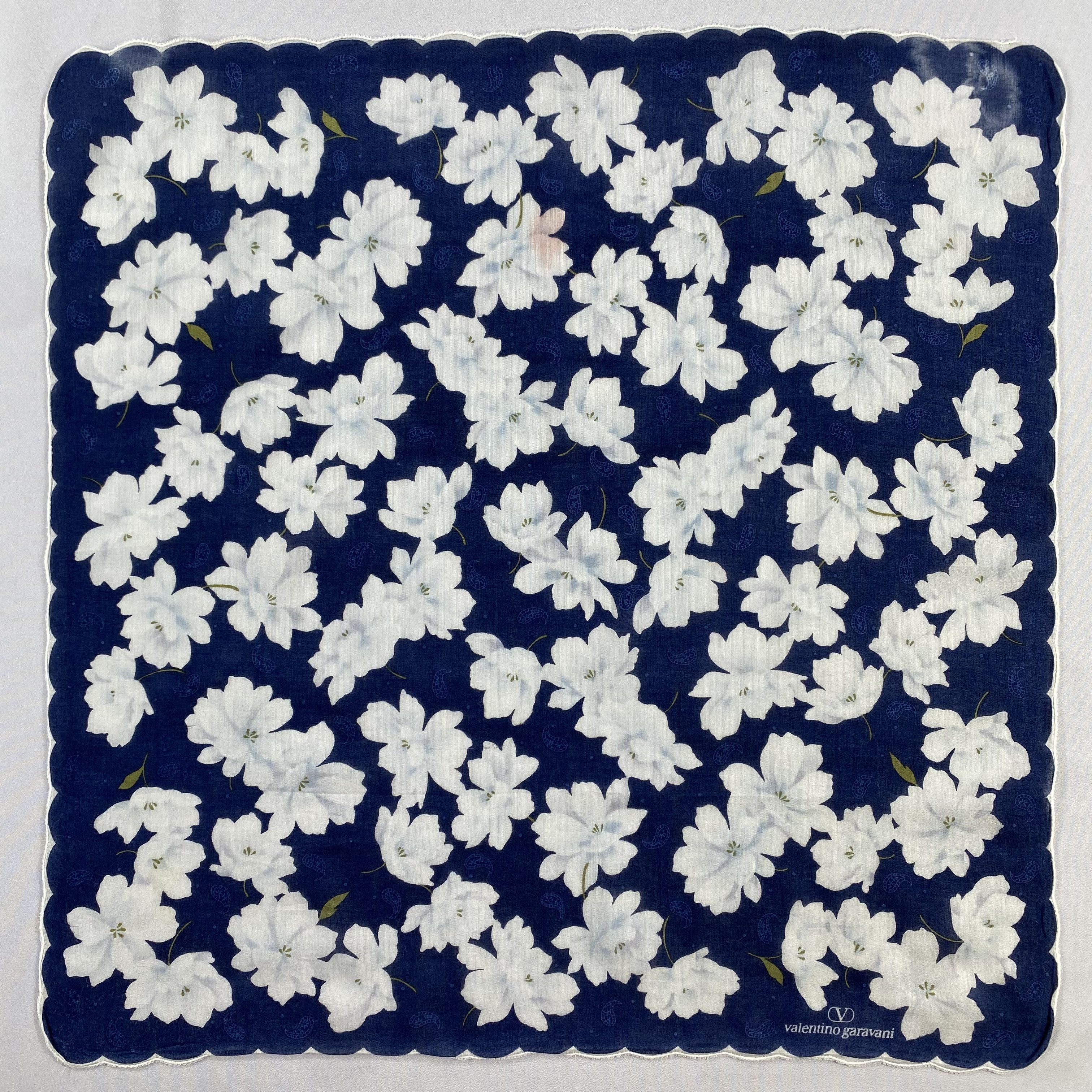 Valentino × Vintage Valentino Garavani Bandana/ Handkerchief / Neckerchief-P1564 Size ONE SIZE - 1 Thumbnail