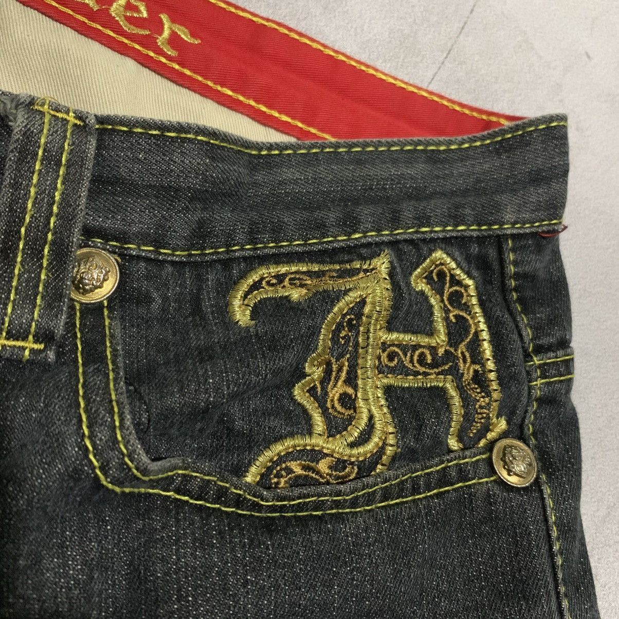Other Y2K Crown Holder Embroidery Jorts Denim Pants Size US 38 / EU 54 - 9 Thumbnail
