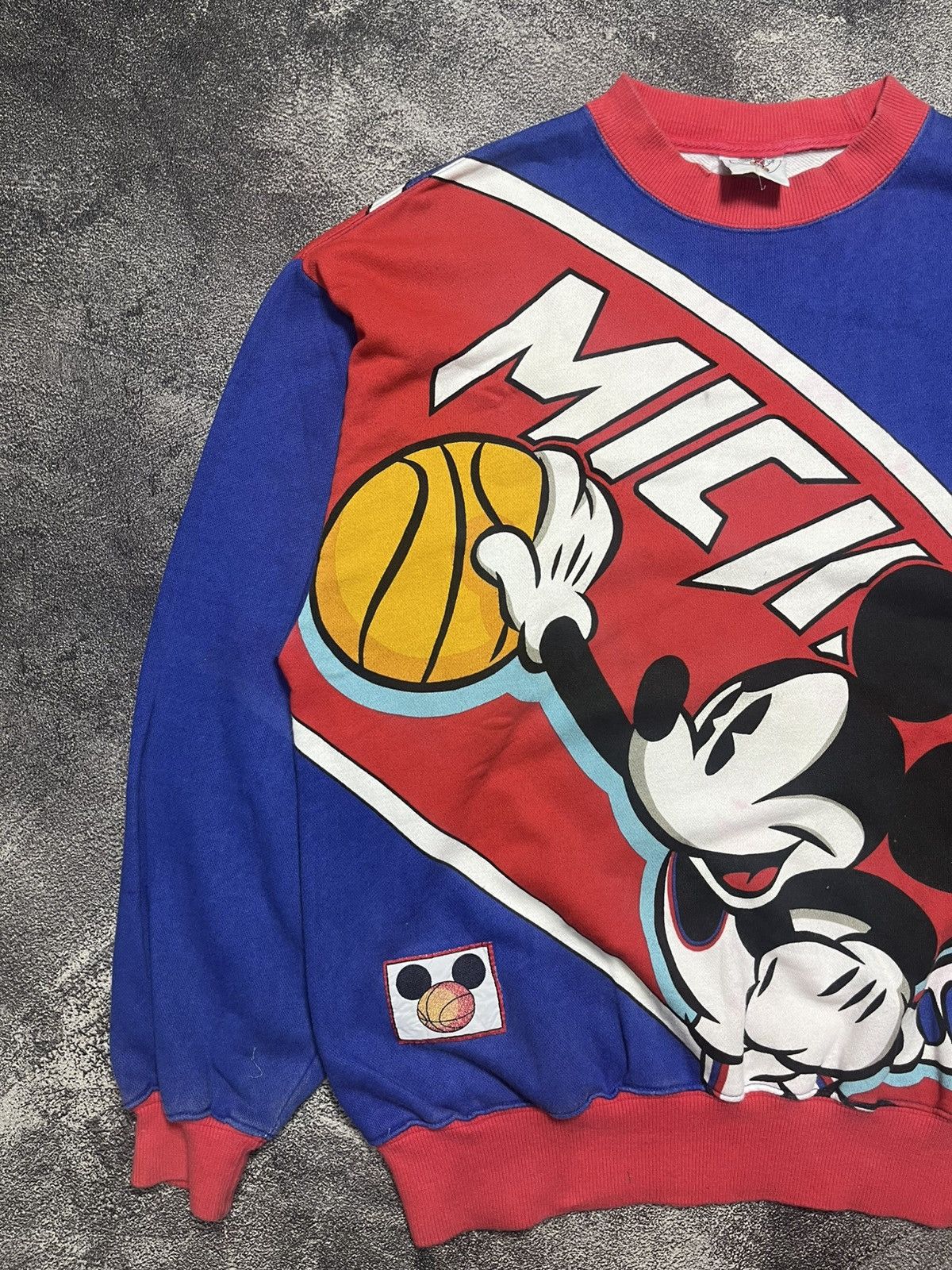 Vintage Vintage 90s mickey mouse & CO NBA basketball Size US M / EU 48-50 / 2 - 3 Thumbnail