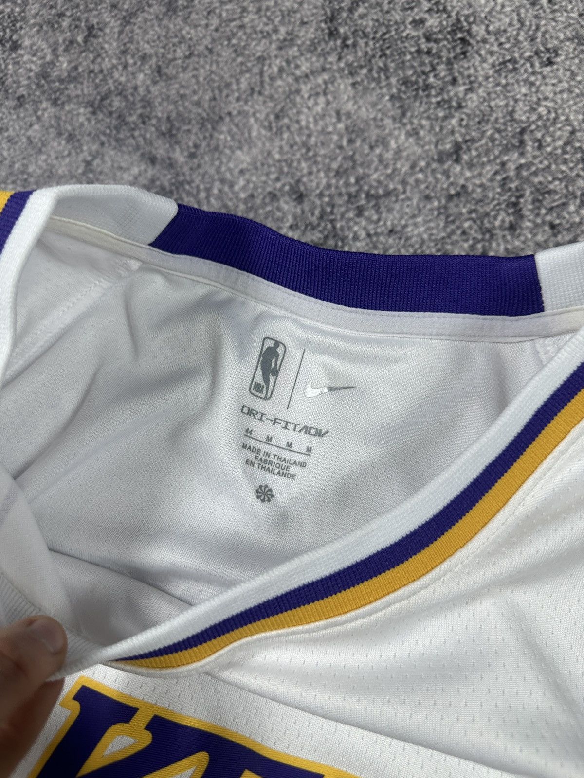 NBA Nike 6 James Lakers Logo Jersey Streetwear Rare USA NBA M Size US M / EU 48-50 / 2 - 6 Thumbnail