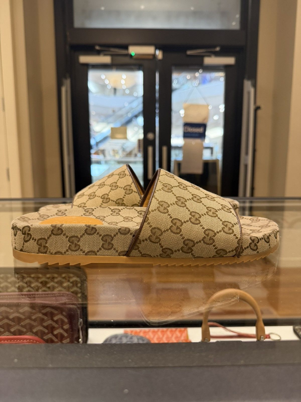 Gucci Gucci GG Slide - Beige Canvas Size US 11 / EU 44 - 2 Thumbnail