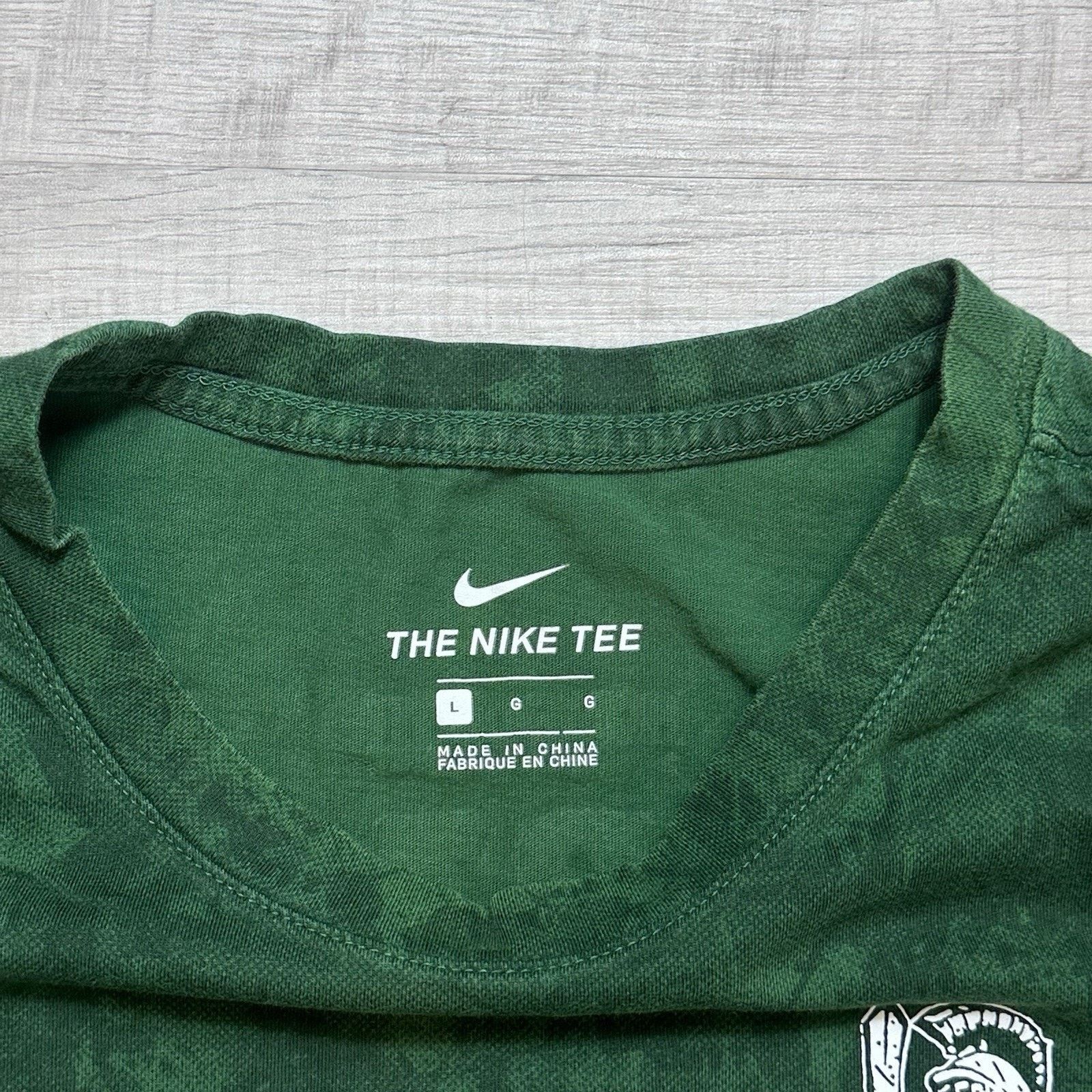 Nike Michigan State Spartans Shirt Mens L Green Camo Nike Sparty Size US L / EU 52-54 / 3 - 7 Thumbnail