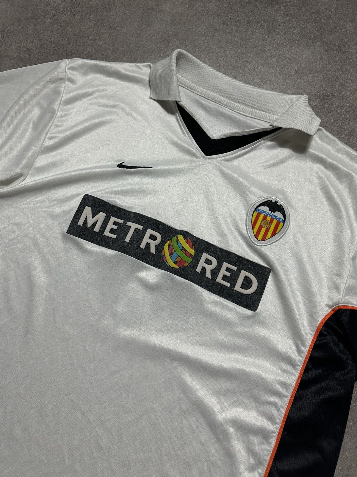 Nike × Vintage Mens Vintage Soccer Jersey Nike Fc Valencia 2002/03 Size US L / EU 52-54 / 3 - 2 Thumbnail
