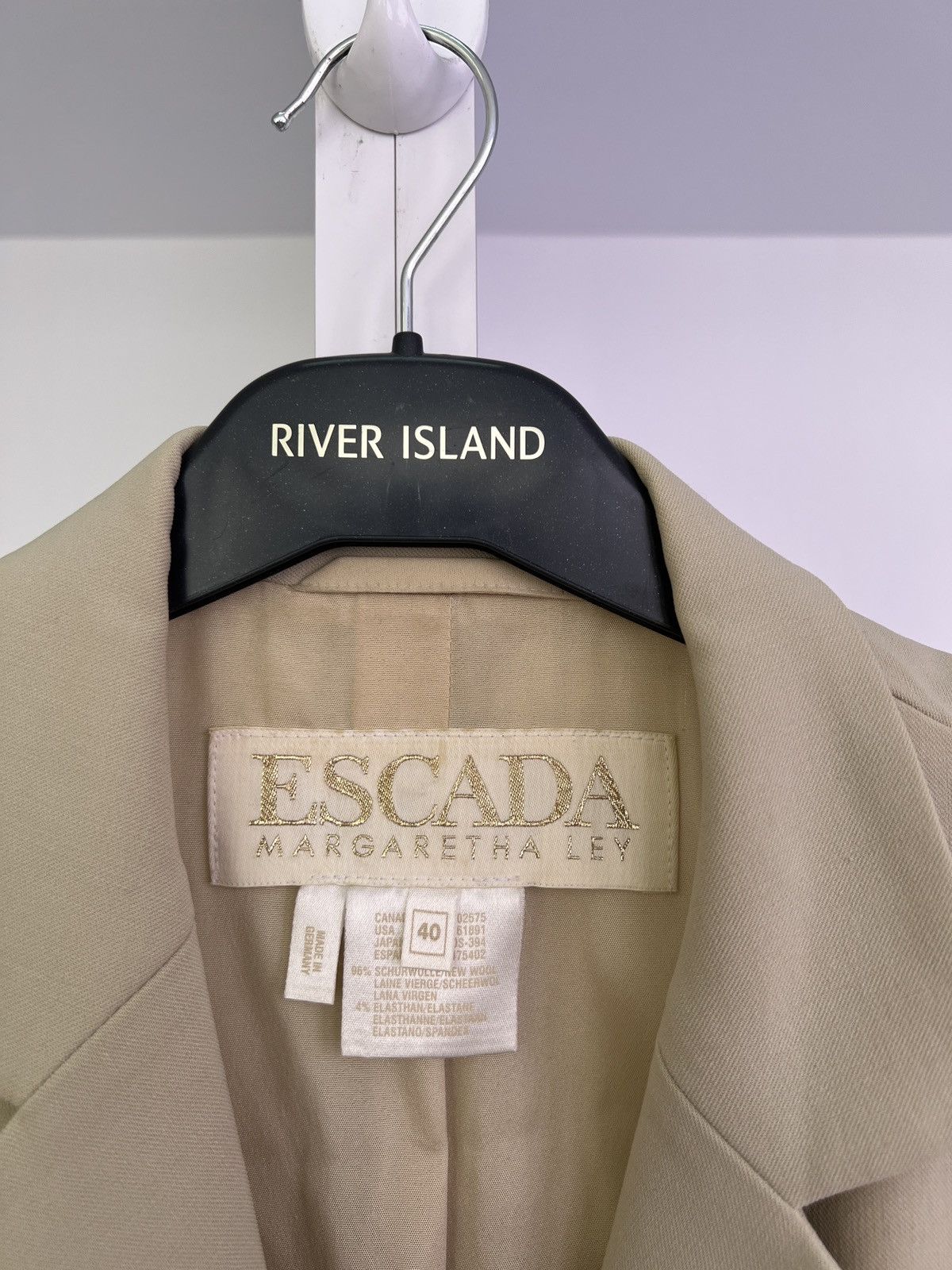 Designer × Escada × Vintage Vintage ESCADA Women's Beige Wool Blazer Jacket Size S / US 4 / IT 40 - 8 Thumbnail