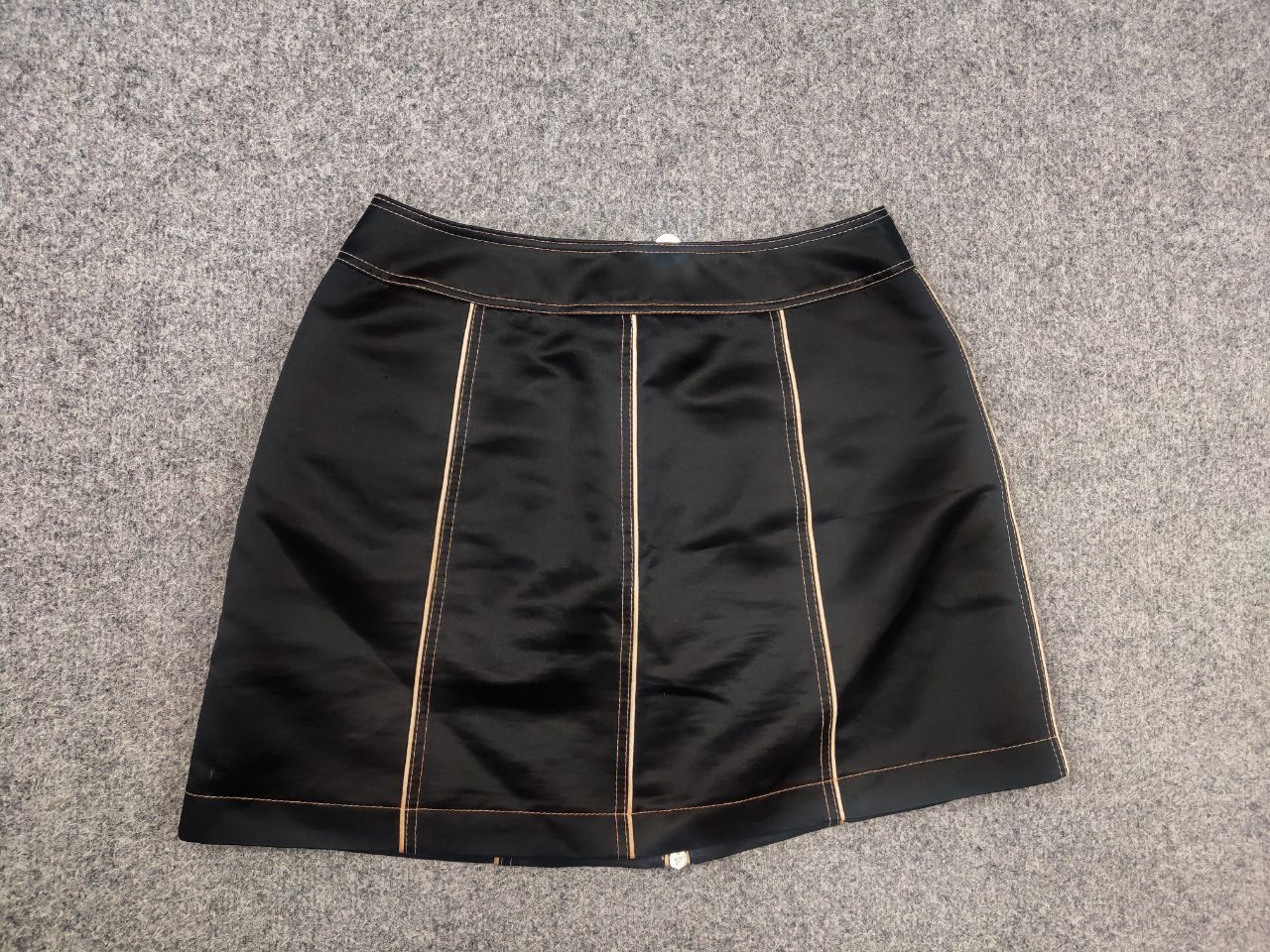 Moschino Vintage 90's Moschino shiny mini skirt heart-shaped zip Y2K Size 30" / US 8 / IT 44 - 9 Thumbnail