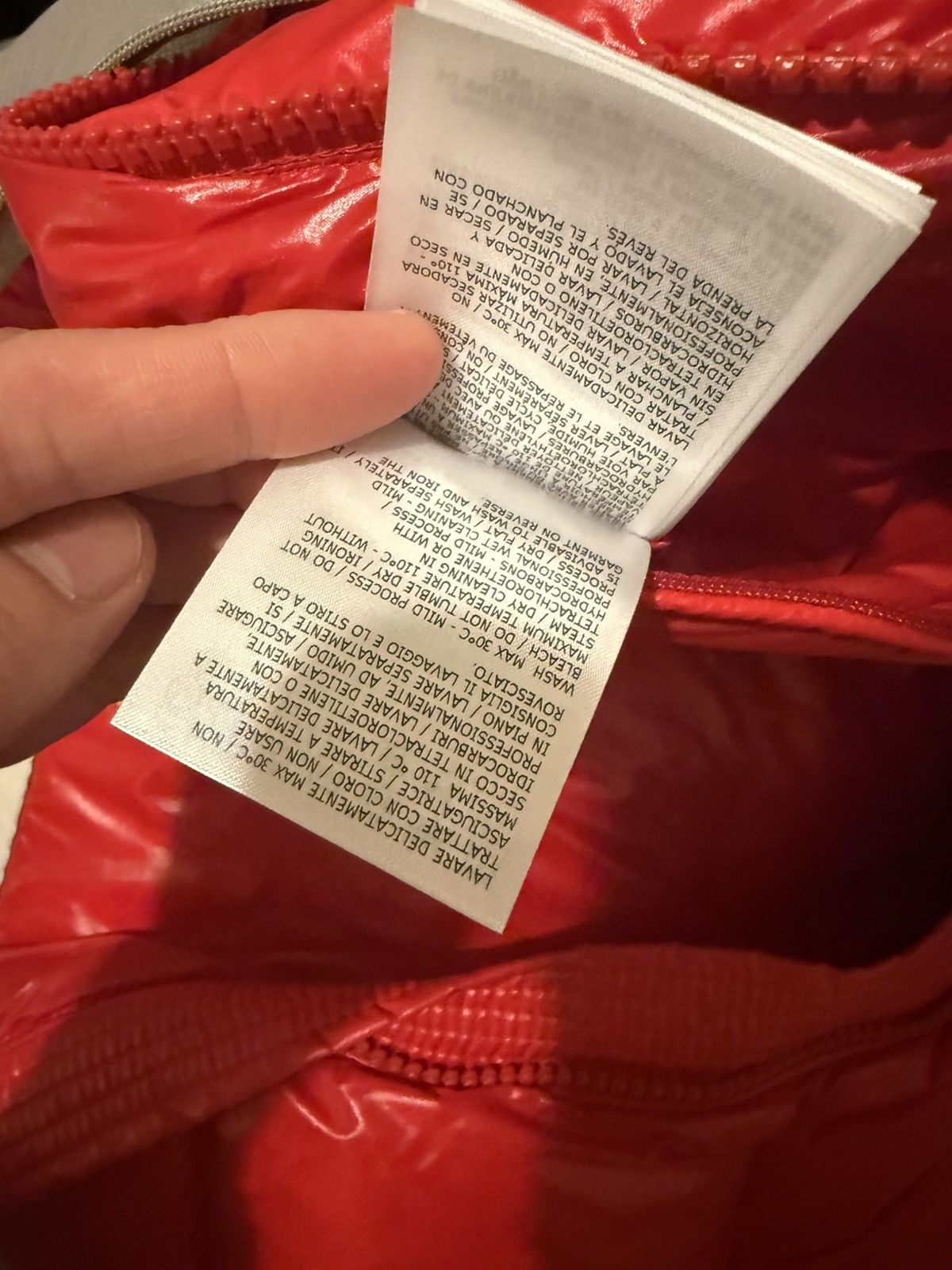 Moncler Moncler red jacket Size US M / EU 48-50 / 2 - 14 Thumbnail