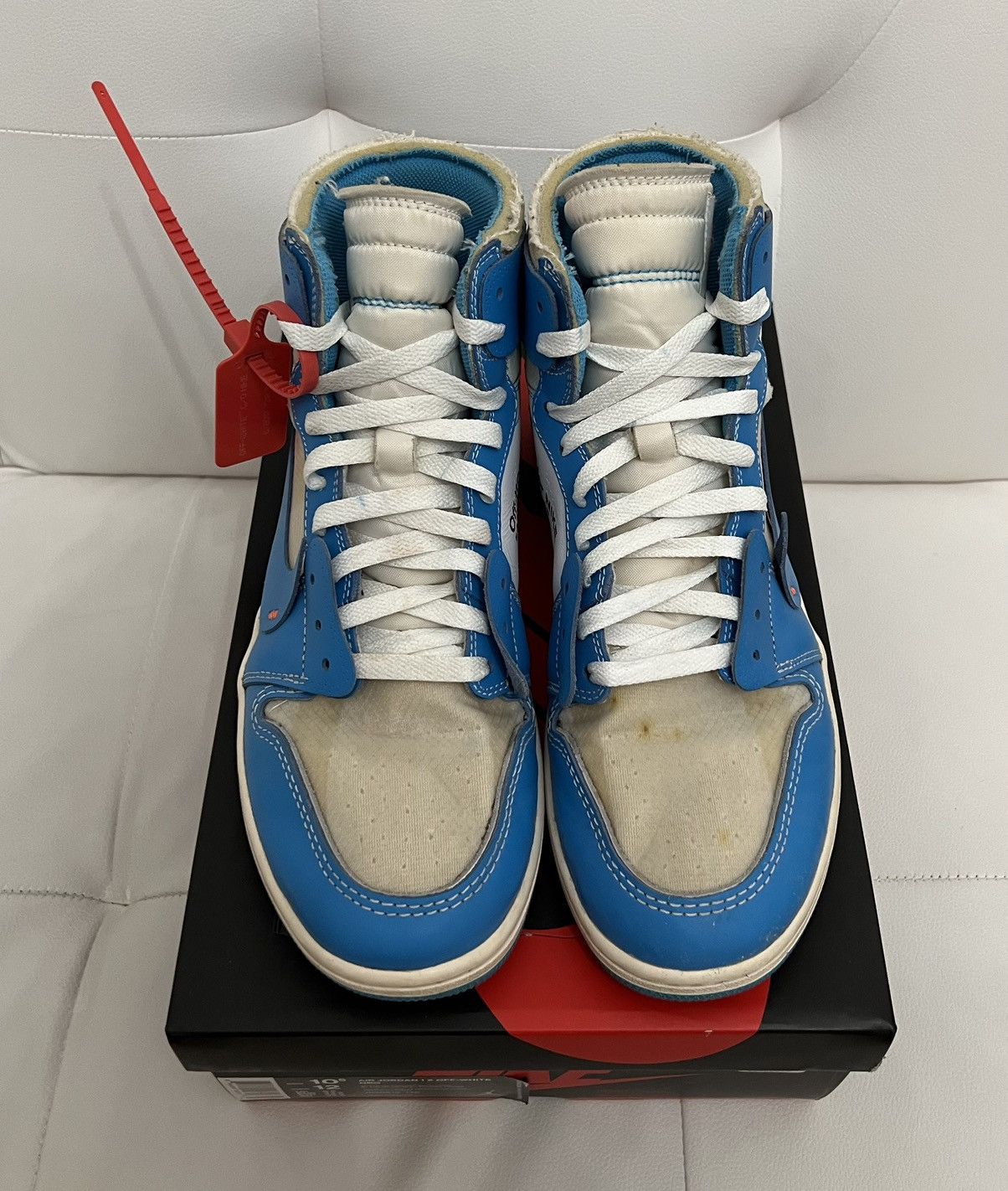 Jordan Brand × Off-White Air Jordan 1 x Off-White NRG UNC Sneakers Men’s Size 10.5 Size US 10.5 / EU 43-44 - 3 Thumbnail