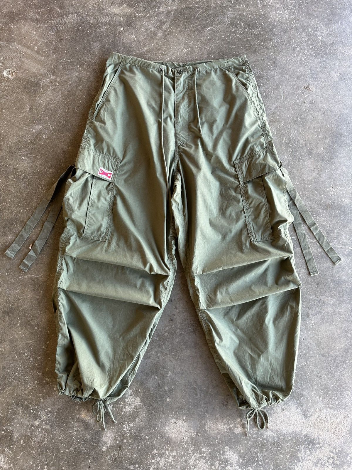 Japanese Brand SEND OFFER🍁BAGGY PARACHUTE JAPANESEBRAND FREAKS BALLON PANT Size US 34 / EU 50 - 1 Thumbnail