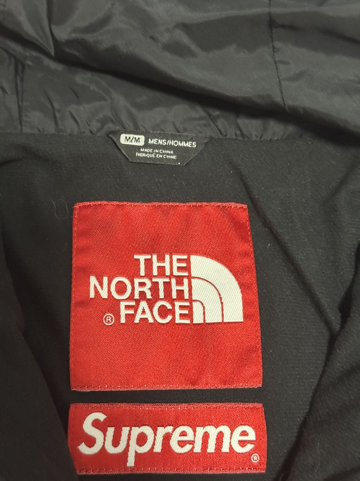 Supreme × The North Face Supreme north face tnf red bandana paisley mountain Jacket Size US M / EU 48-50 / 2 - 5 Thumbnail
