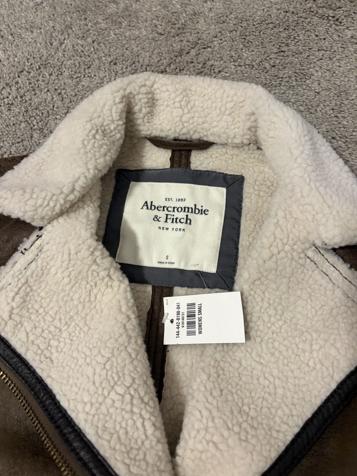 Abercrombie & Fitch Abercrombie Fitch Vegan Suede Leather Jacket Size Small Size S / US 4 / IT 40 - 2 Thumbnail