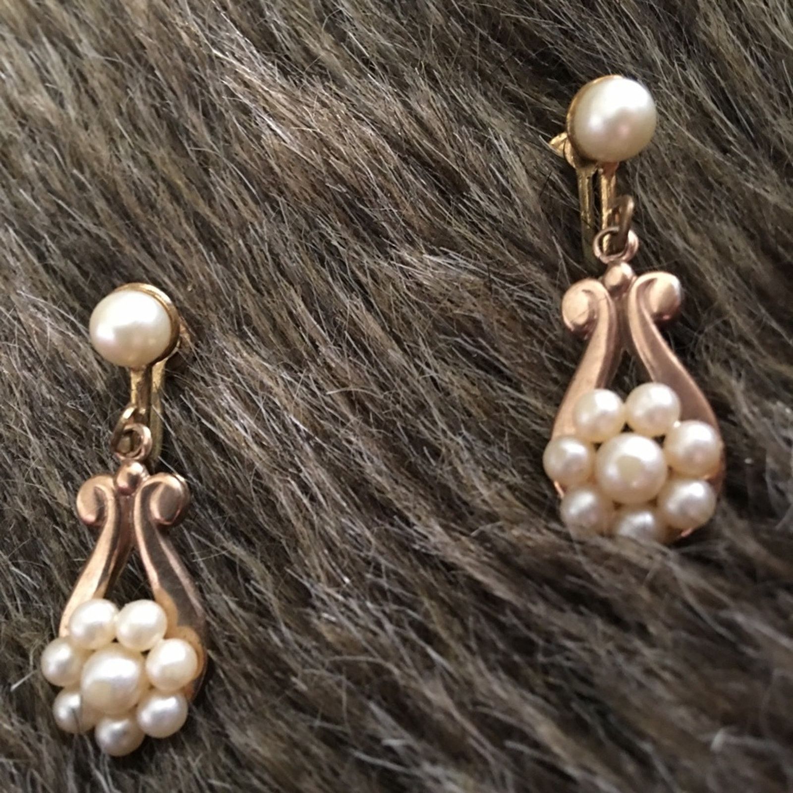Vintage Vintage 50s gold tone pearl accent earrings Size ONE SIZE - 1 Thumbnail