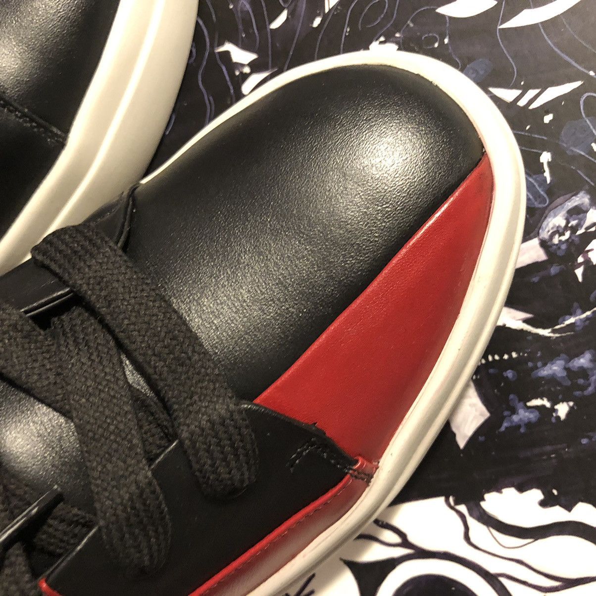 Represent Clo. SAMPLE SS18 The Alpha Mid Black / Red Bred Size US 10 / EU 43 - 11 Thumbnail