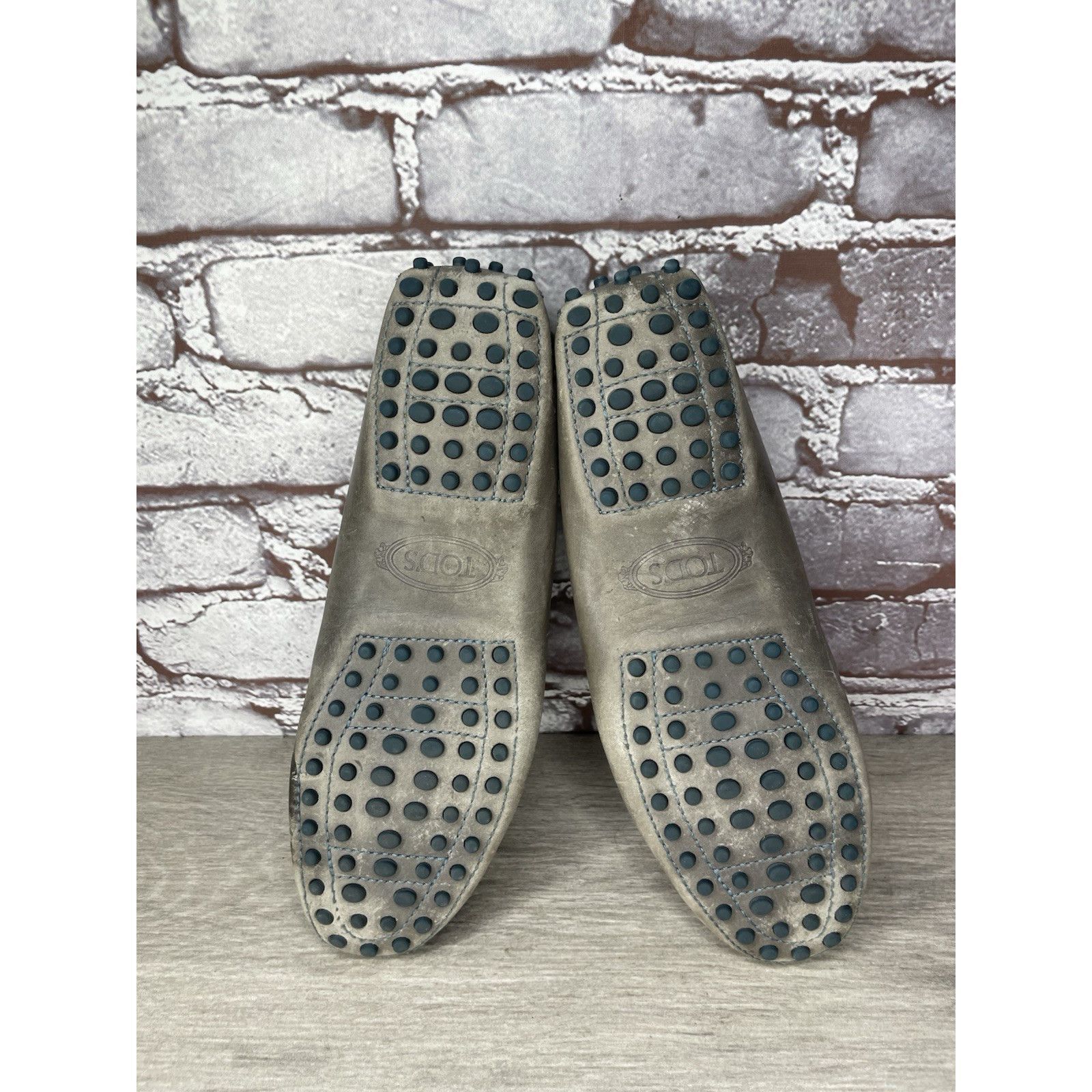 Tod's Tod's Gommino Gray Leather Moccasin Driving Loafers Women’s Size US 8 / IT 38 - 7 Thumbnail