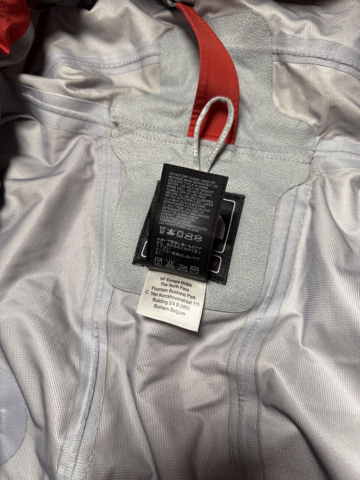 The North Face Outdoor The North Face Jacket Goretex TNF Size US M / EU 48-50 / 2 - 10 Thumbnail