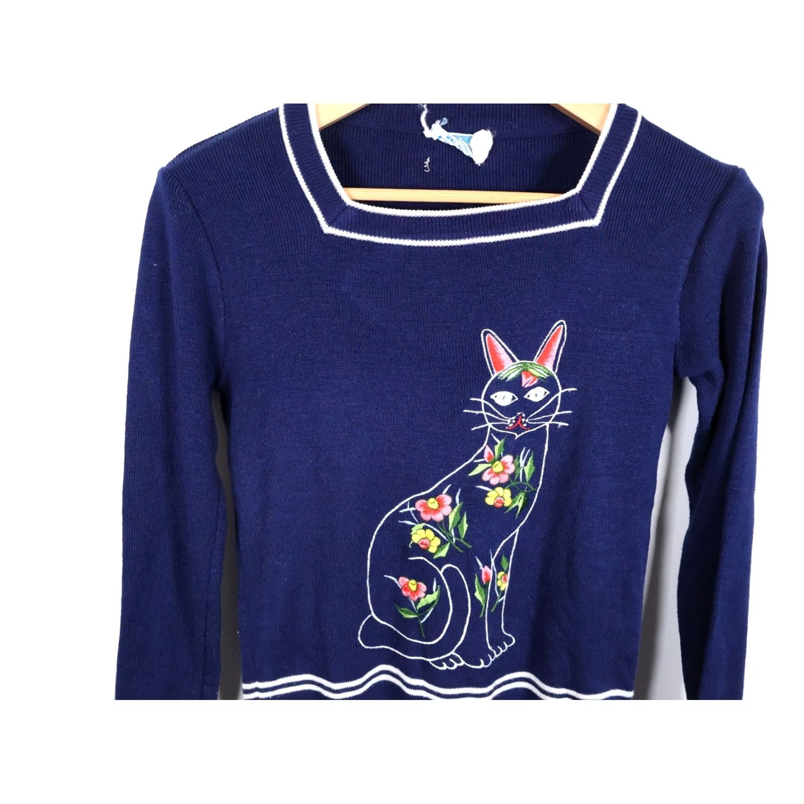 Vintage VINTAGE Leroy Knitwear Cat Embroidery Sweater Women XS Dark Blue Acrylic Knit Floral VTG Size S / US 4 / IT 40 - 4 Thumbnail