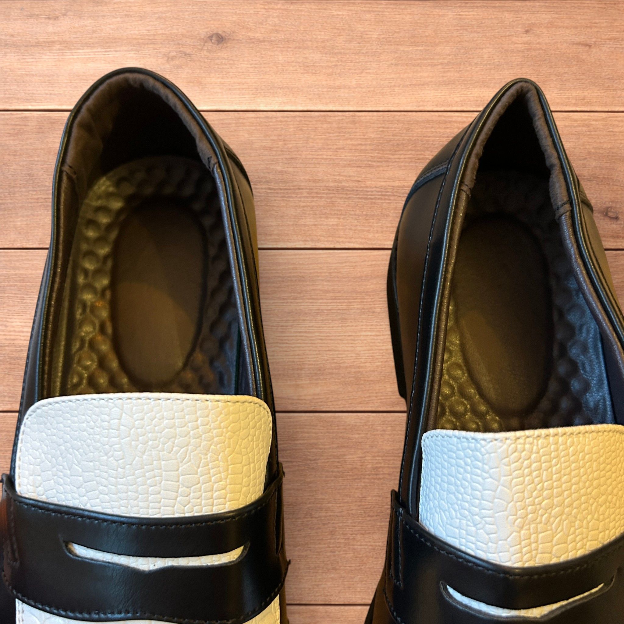 Japanese Brand Classic style loafers shoes in black and white design. Size US 11 / EU 44 - 7 Thumbnail