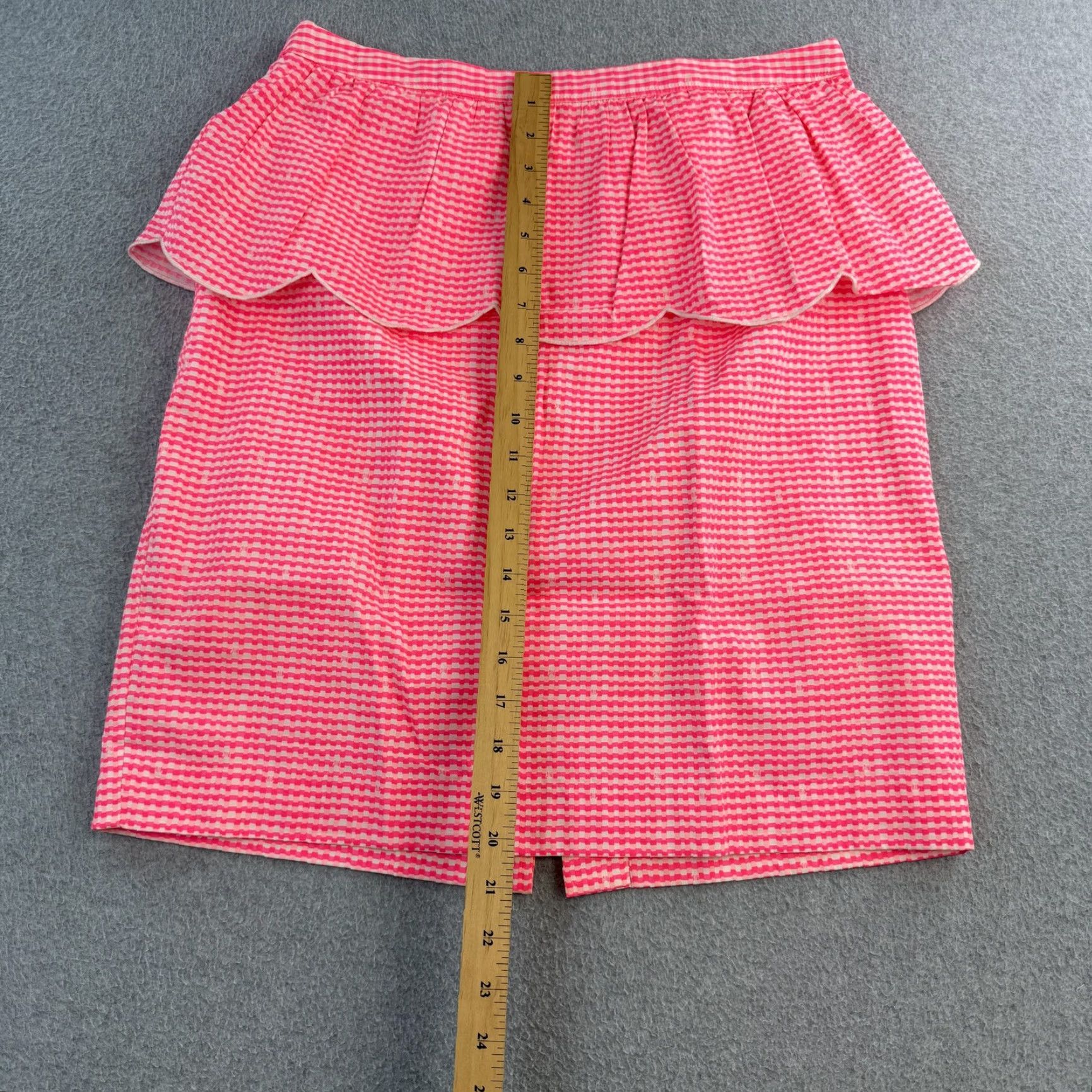 Lilly Pulitzer Lilly Pulitzer Skirt Womens 12 Pink White Scallop Peplum Ruffle Mini Preppy Skirt Color Pink Pattern Check? Size 34" / US 12 / IT 48 - 3 Thumbnail