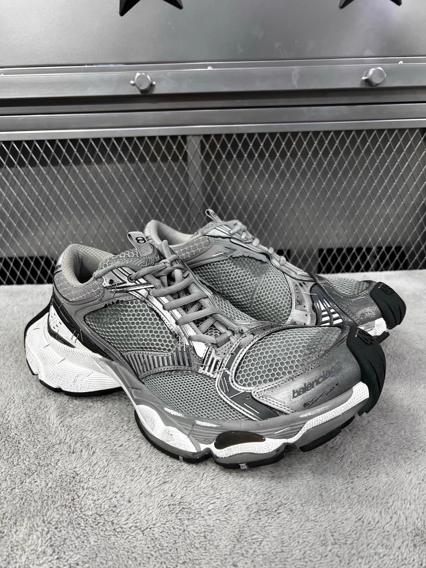 Balenciaga Balenciaga Stapler PU Gray 43 Mint Worn 1x Size US 10 / EU 43 - 3 Thumbnail
