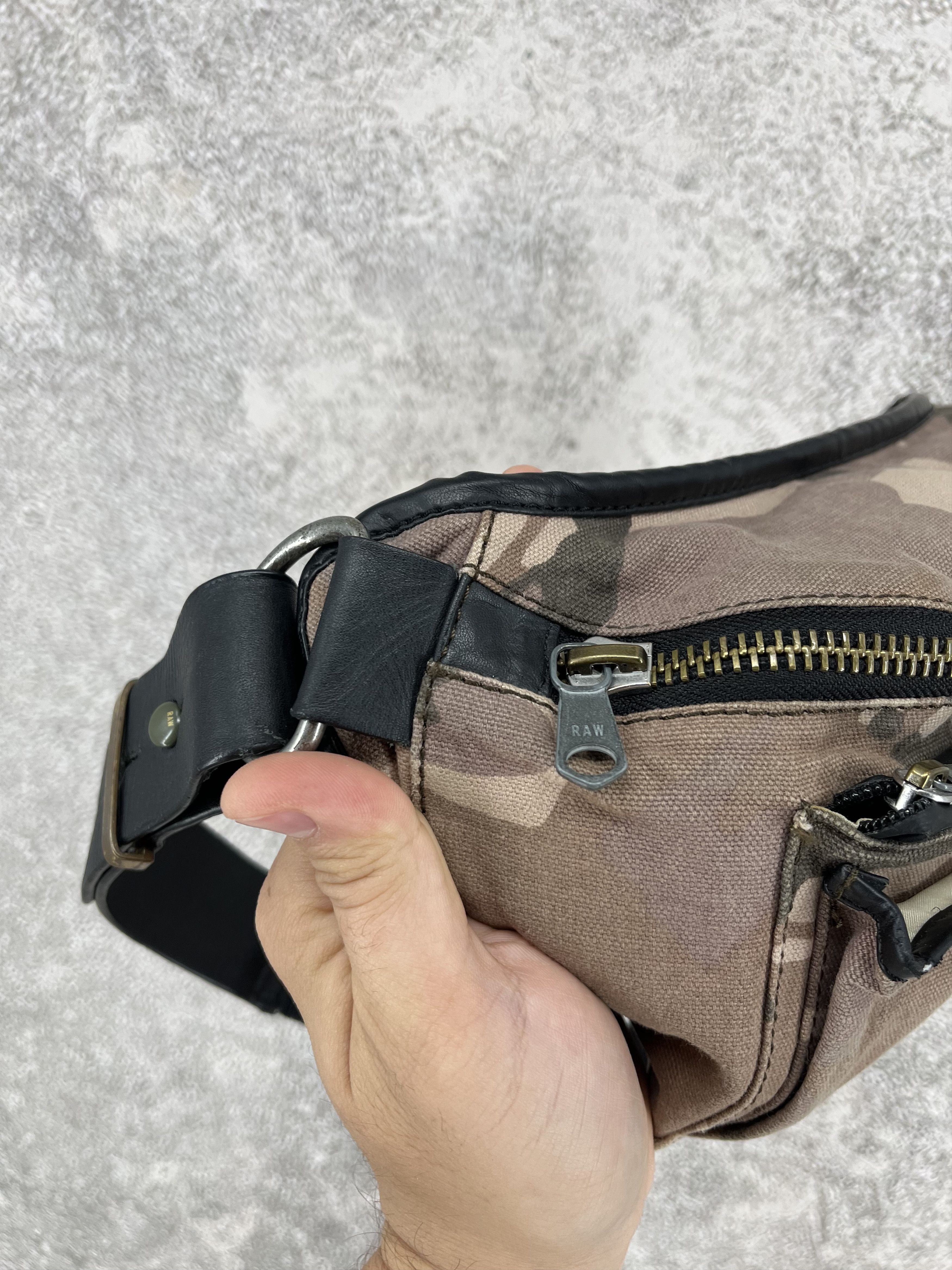 G-Star NWT G-Star Raw Stalt Dast Waistbag Taupe/Light Moss Camo Size ONE SIZE - 6 Thumbnail