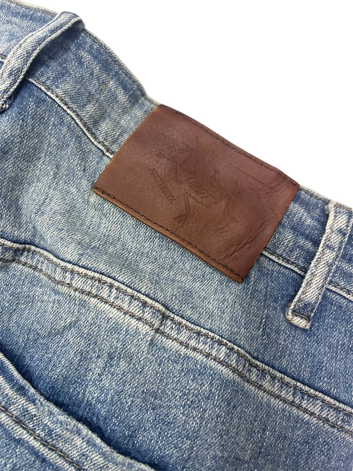 Arc'teryx × Vintage Vintage ARC'TERYX Vogue Design Distressed Denim Size US 31 - 15 Thumbnail