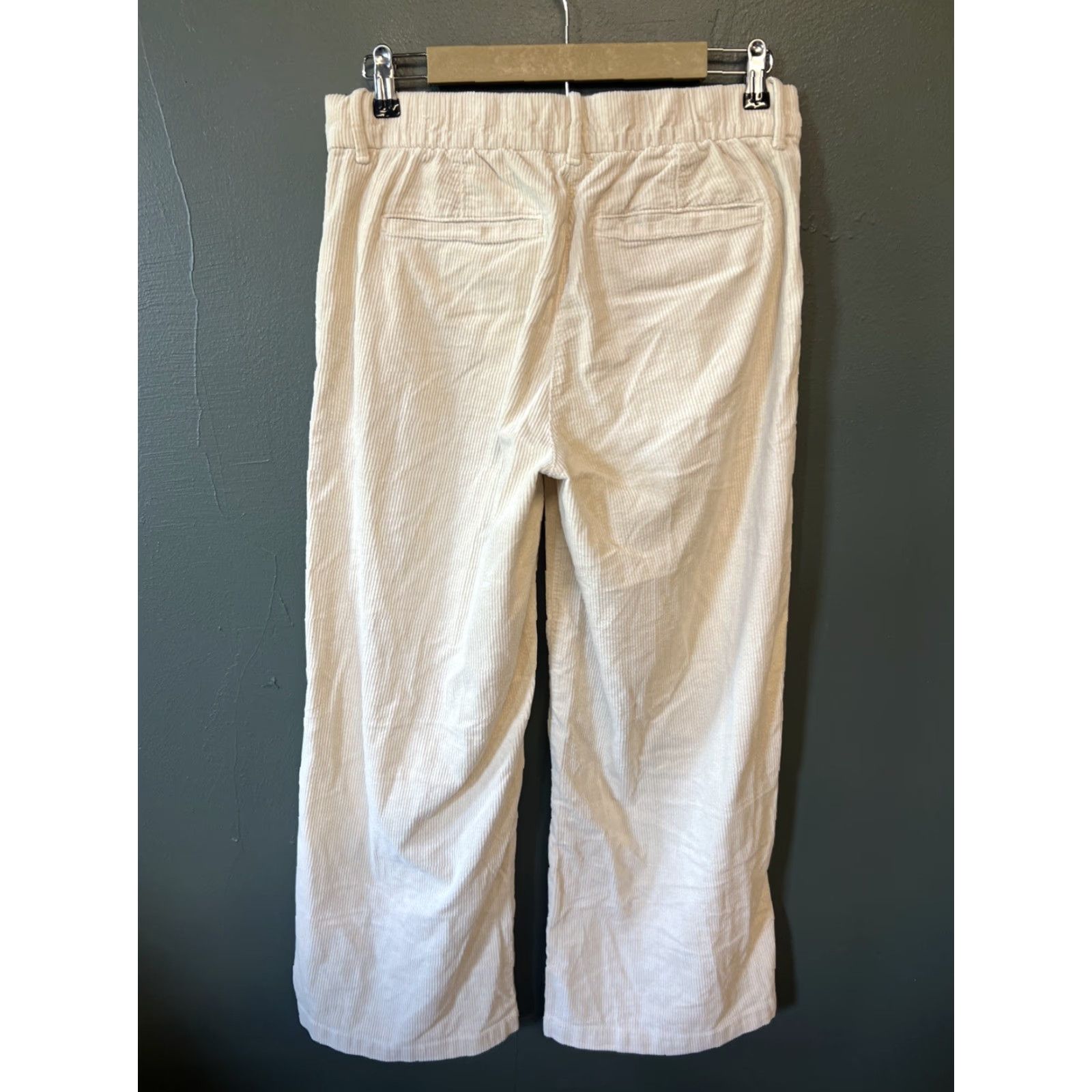 American Eagle Outfitters American Eagle Outfitters Corduroy Pants Womens Size 6 Ivory White Flare Leg Pockets Zipper Button | Classic Fit | Wide Leg | Cotton | Regular? Size 28" / US 6 / IT 42 - 3 Thumbnail