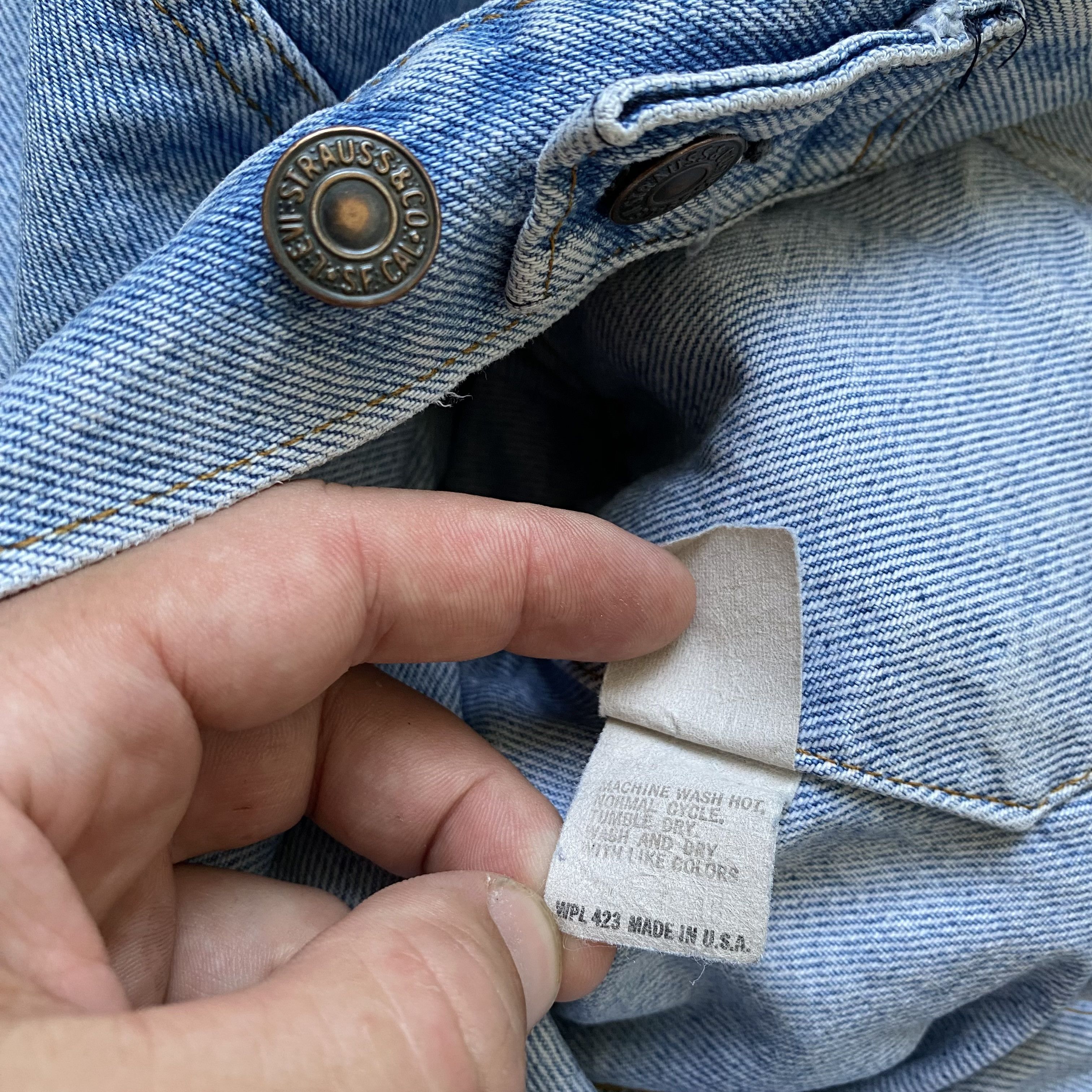 Levi's Vintage Clothing Vintage 80s Levis denim jacket trucker distressed Made USA Size US M / EU 48-50 / 2 - 10 Thumbnail