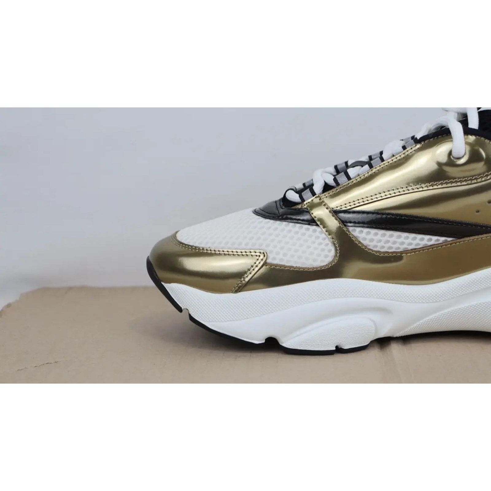 Dior o1rshd1 B22 Calfskin Mesh Sneakers in Golden/White Size US 11 / EU 44 - 3 Thumbnail