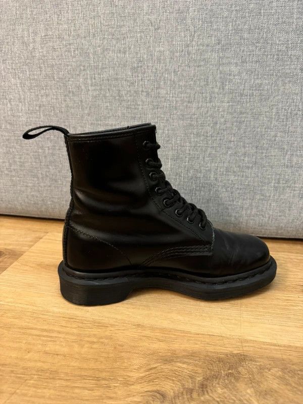 Dr. Martens Dr. Martens 1460 Smooth Mono Black Boots Leather 38 Size US 8 / IT 38 - 3 Thumbnail