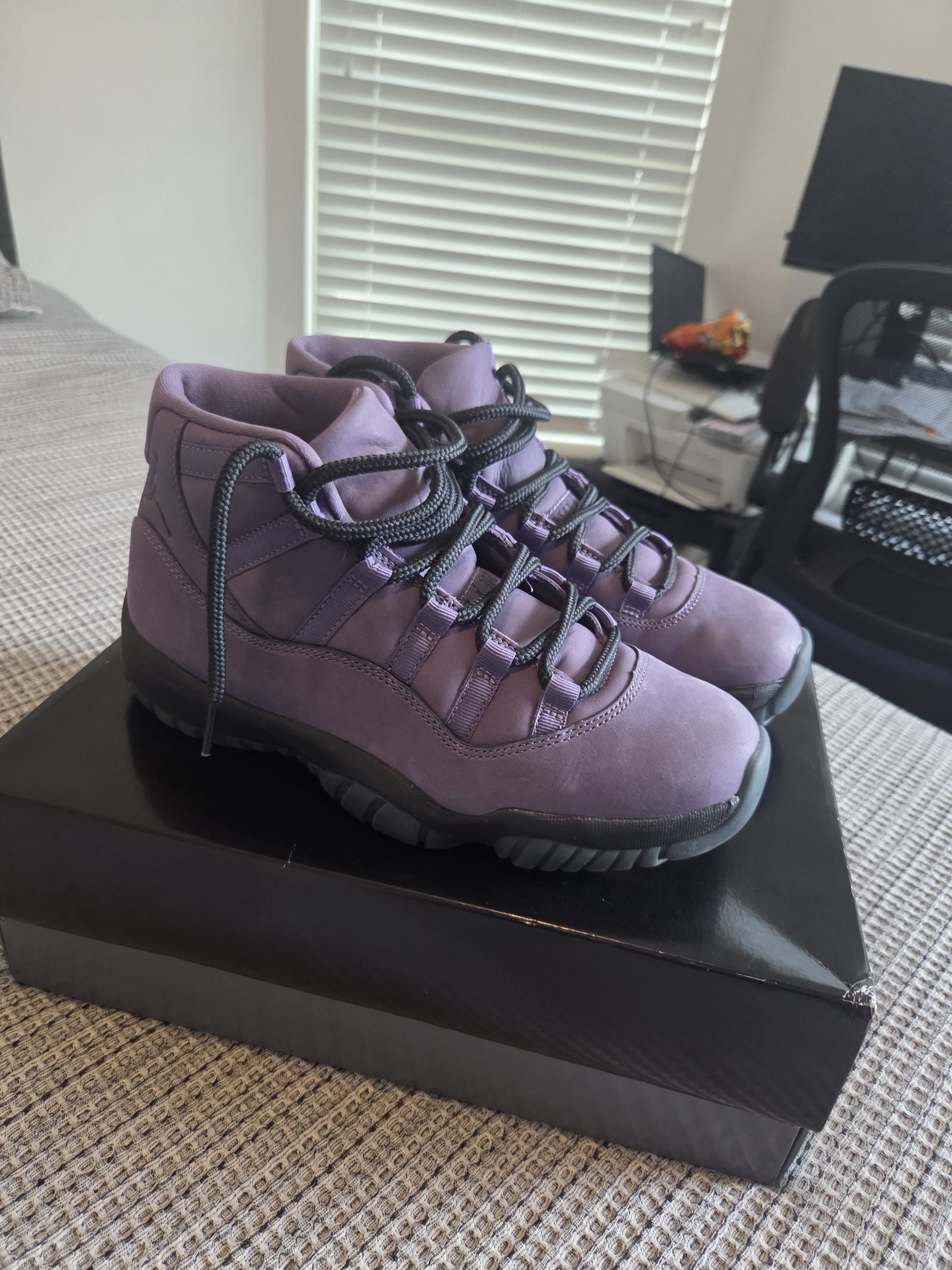 Jordan Brand Jordan 11 mojave (canyon purple) Size US 8.5 / EU 41-42 - 1 Thumbnail