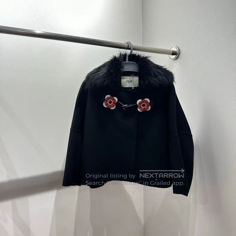 Fendi Fendi Fox Fur Collar Floral Buckle Wool Coat Size XS / US 0-2 / IT 36-38 - 1 Thumbnail