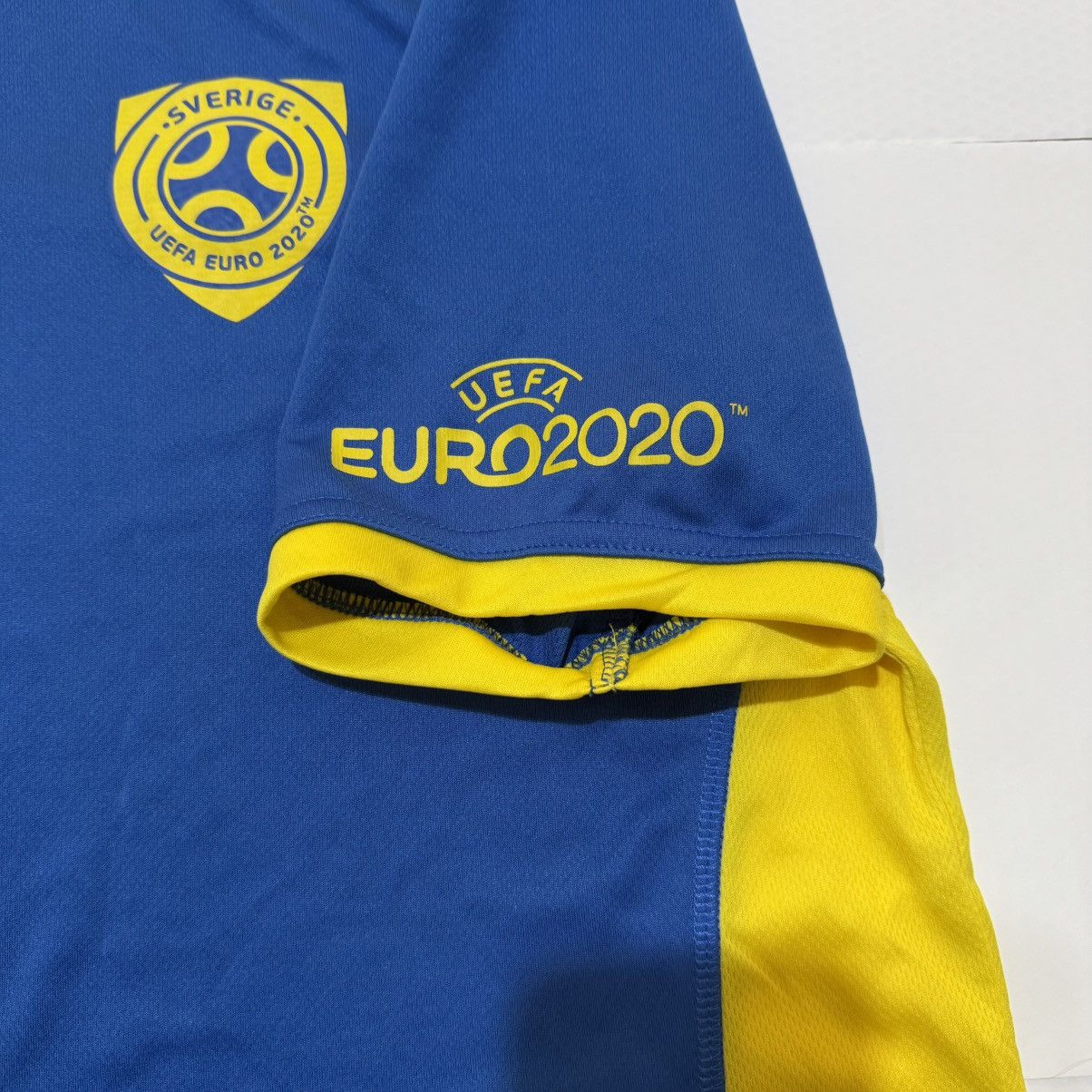 UEFA UEFA Euro 2020 Men’s Football Jersey Soccer Sweden Sverige Size US XL / EU 56 / 4 - 5 Thumbnail