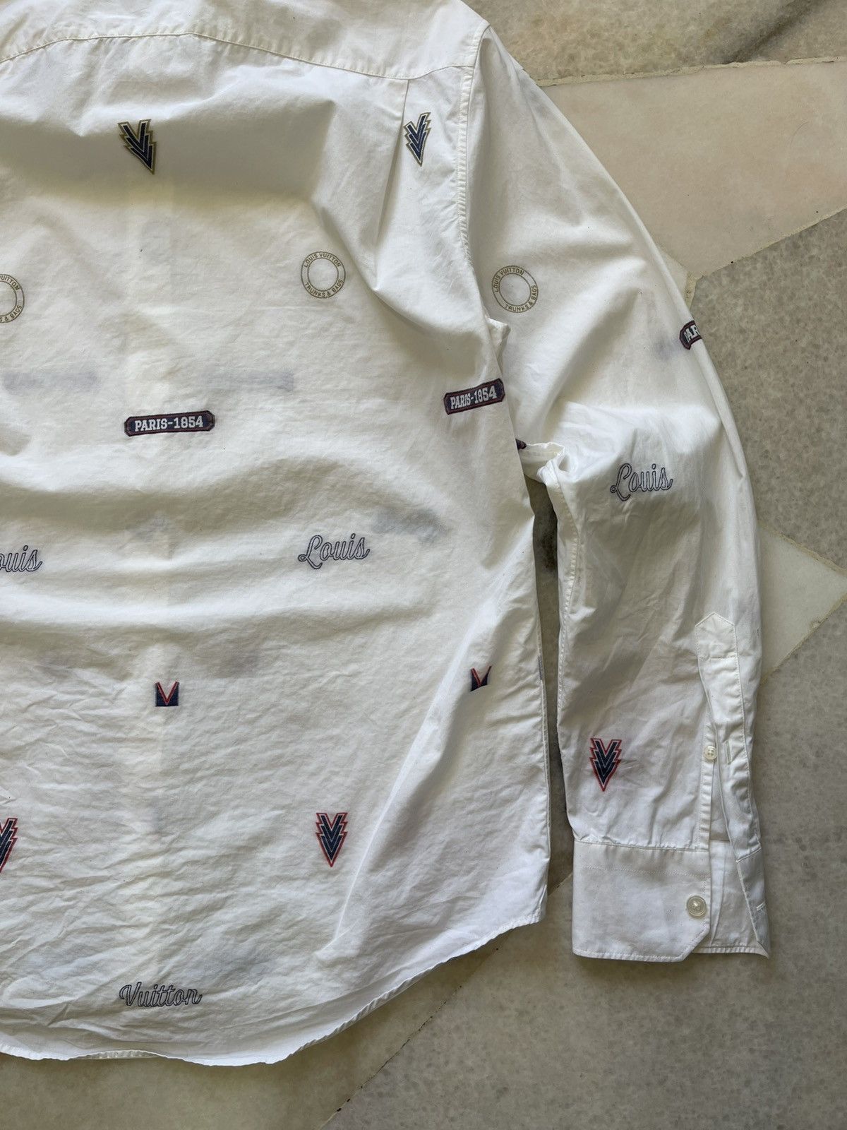Louis Vuitton 2018 Louis Vuitton Embrodery Logo Button Up Size US M / EU 48-50 / 2 - 8 Thumbnail