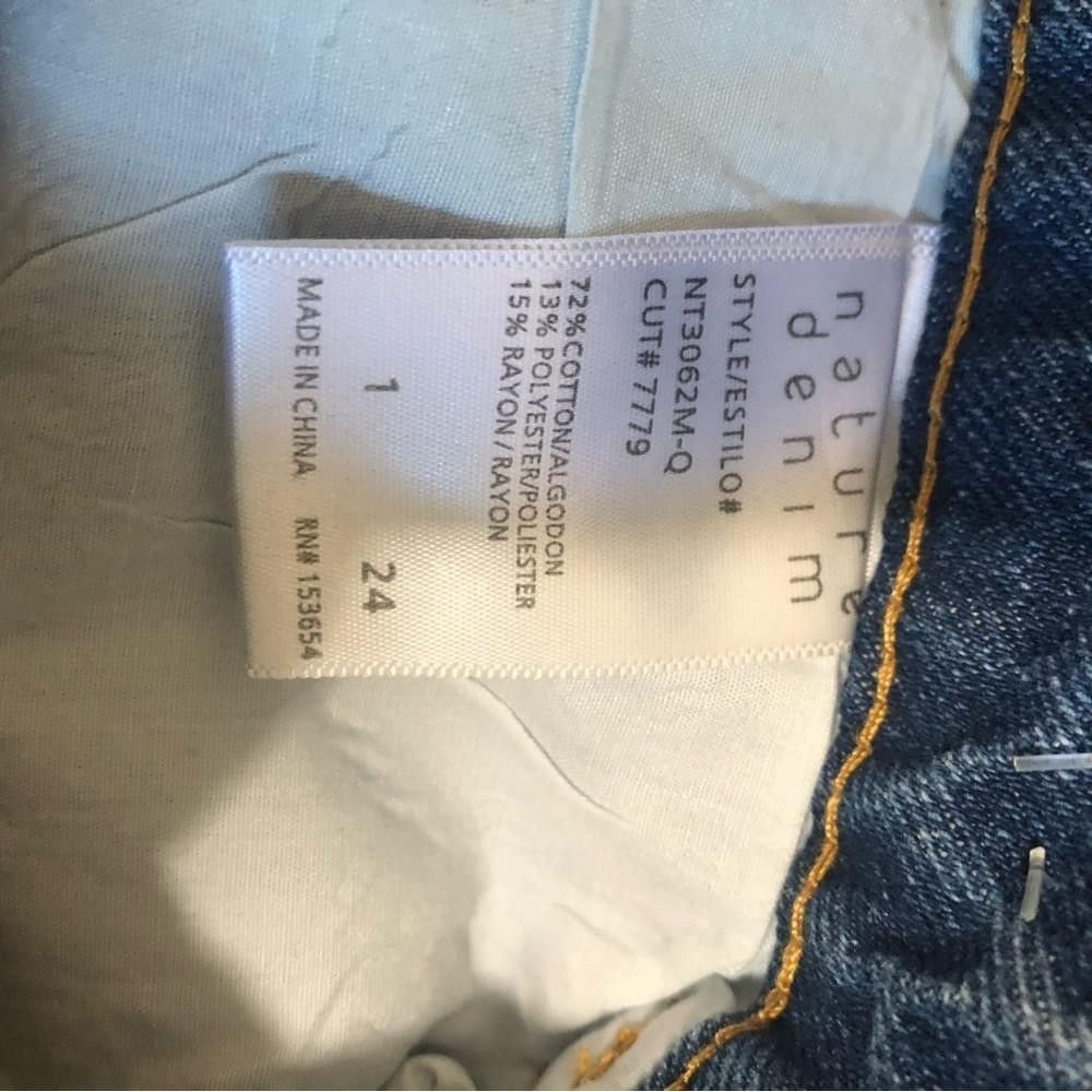 Other NWT light blue distressed high rise mom’s style jeans sz 24 Size 24" / US 00 / IT 34 - 5 Thumbnail