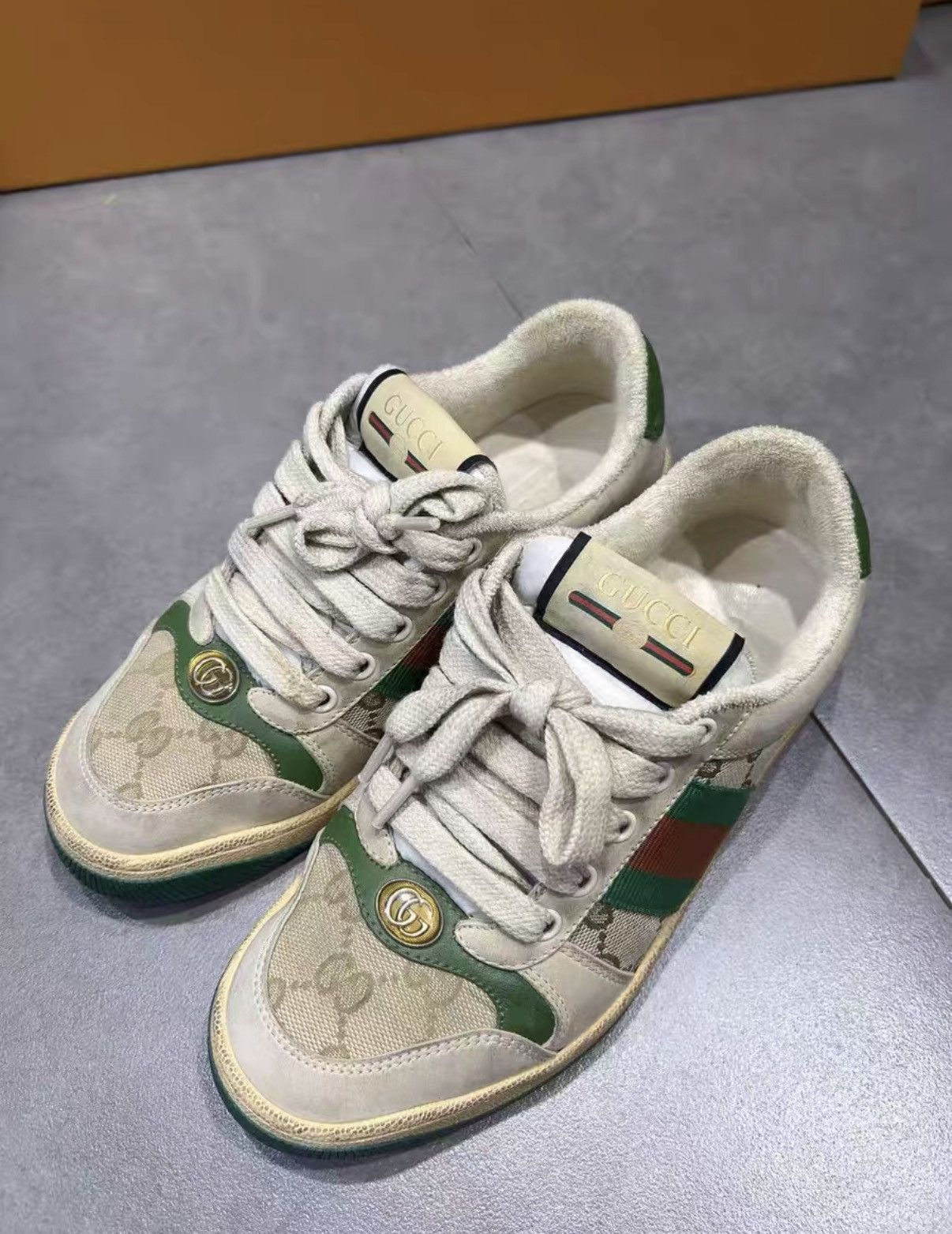 Gucci Gucci Dirty Sneakers J38 Size US 5.5 / IT 35.5 - 1 Thumbnail