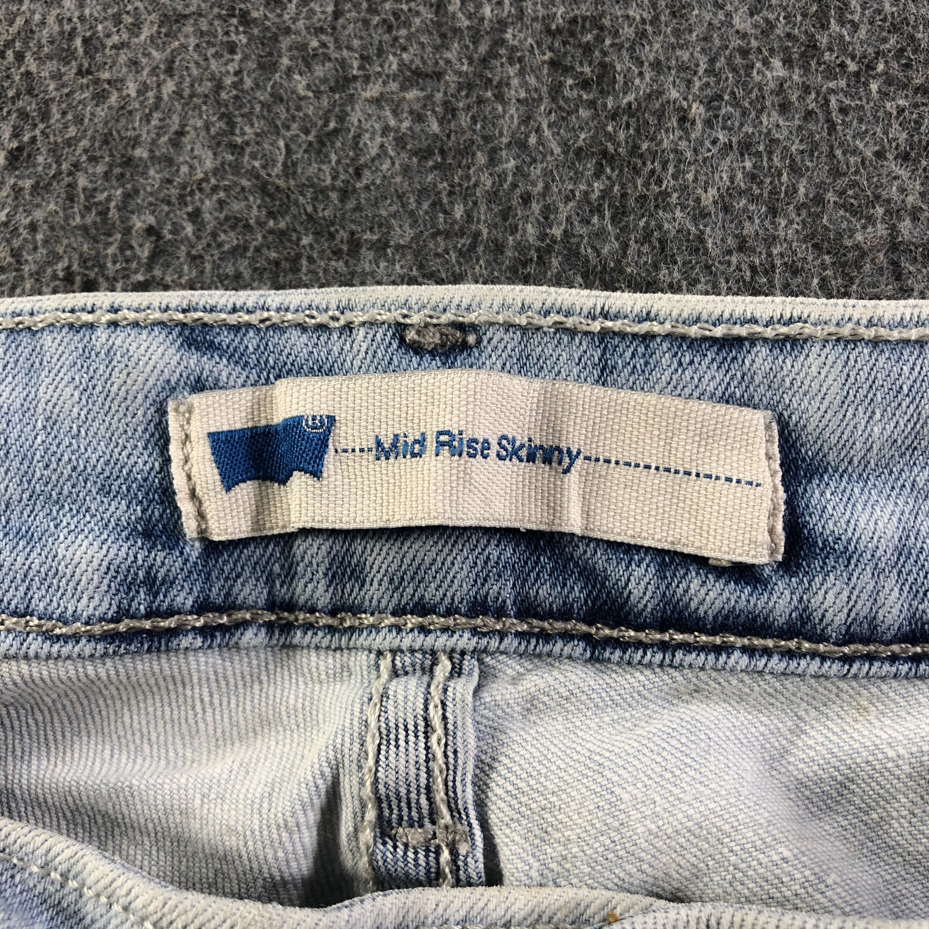 Levi's Vintage Light Wash Levis Jeans-J3204 Size US 33 - 9 Thumbnail
